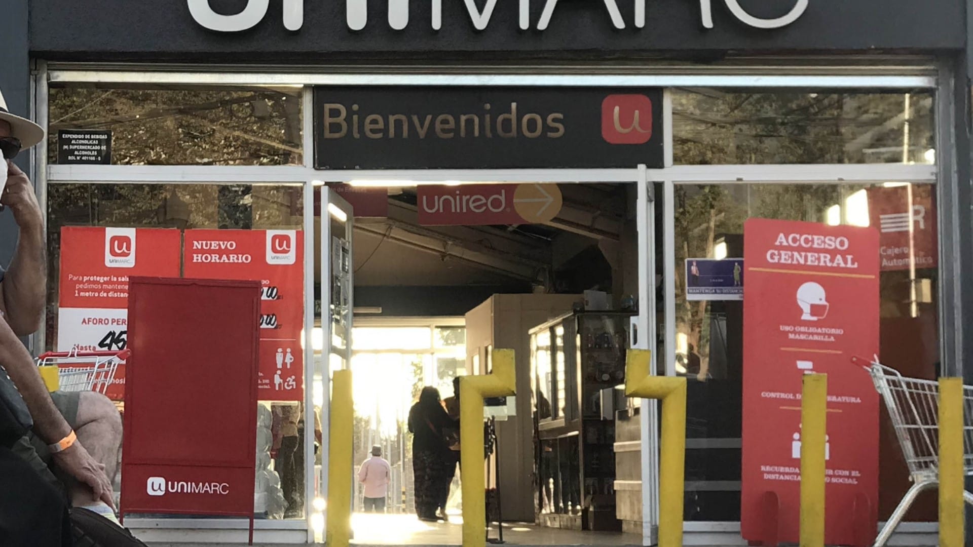 Cuatro delincuentes “mecheros” atacan con arma blanca a dos guardias de Unimarc en Talcahuano