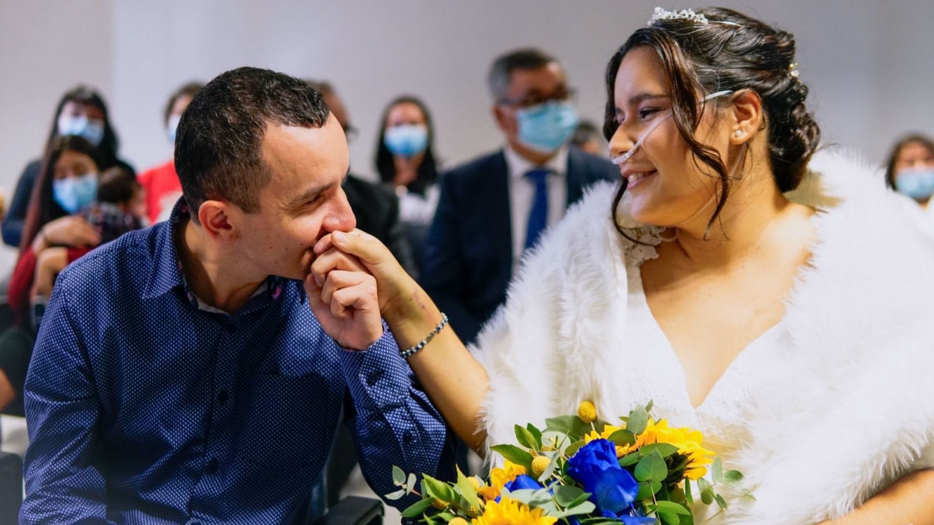 Un anhelo cumplido: Paciente con cáncer en fase terminal contrae matrimonio en hospital de Los Ángeles