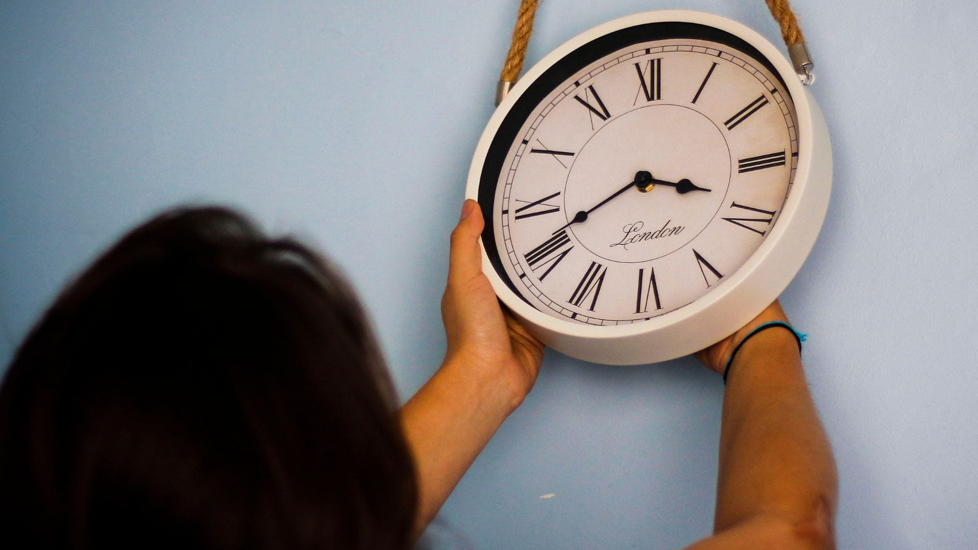 Cuándo se cambia la hora en Chile: Esta semana regresa el horario de invierno