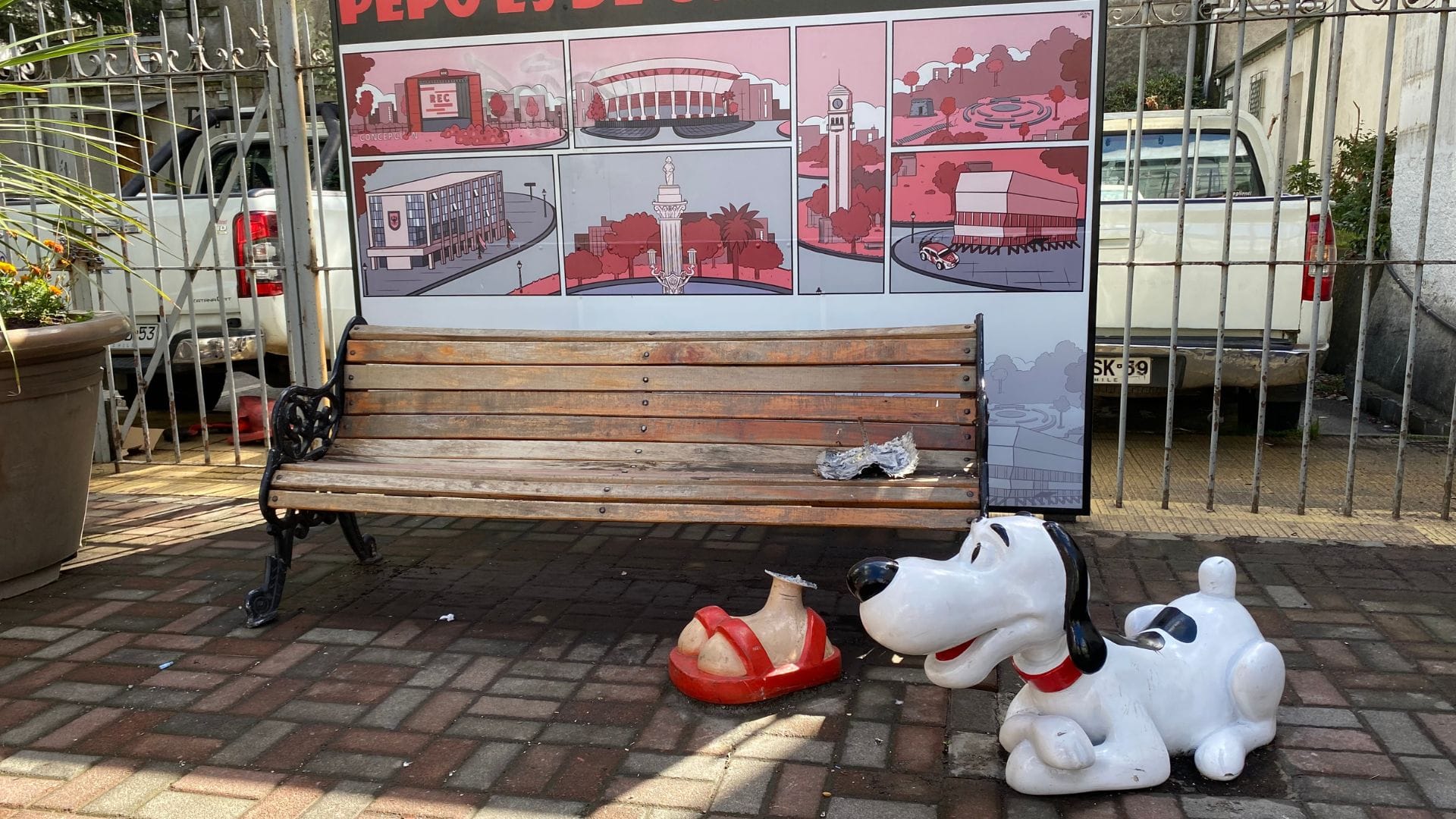 Quedó ¡plop!: Acto de vandalismo deja sólo los pies de la estatua de Condorito