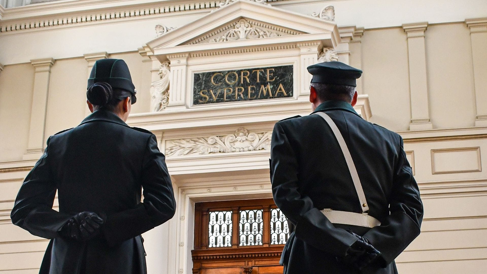 Editorial: Los ministros de la Corte Suprema debieran ser elegidos por el poder judicial y punto