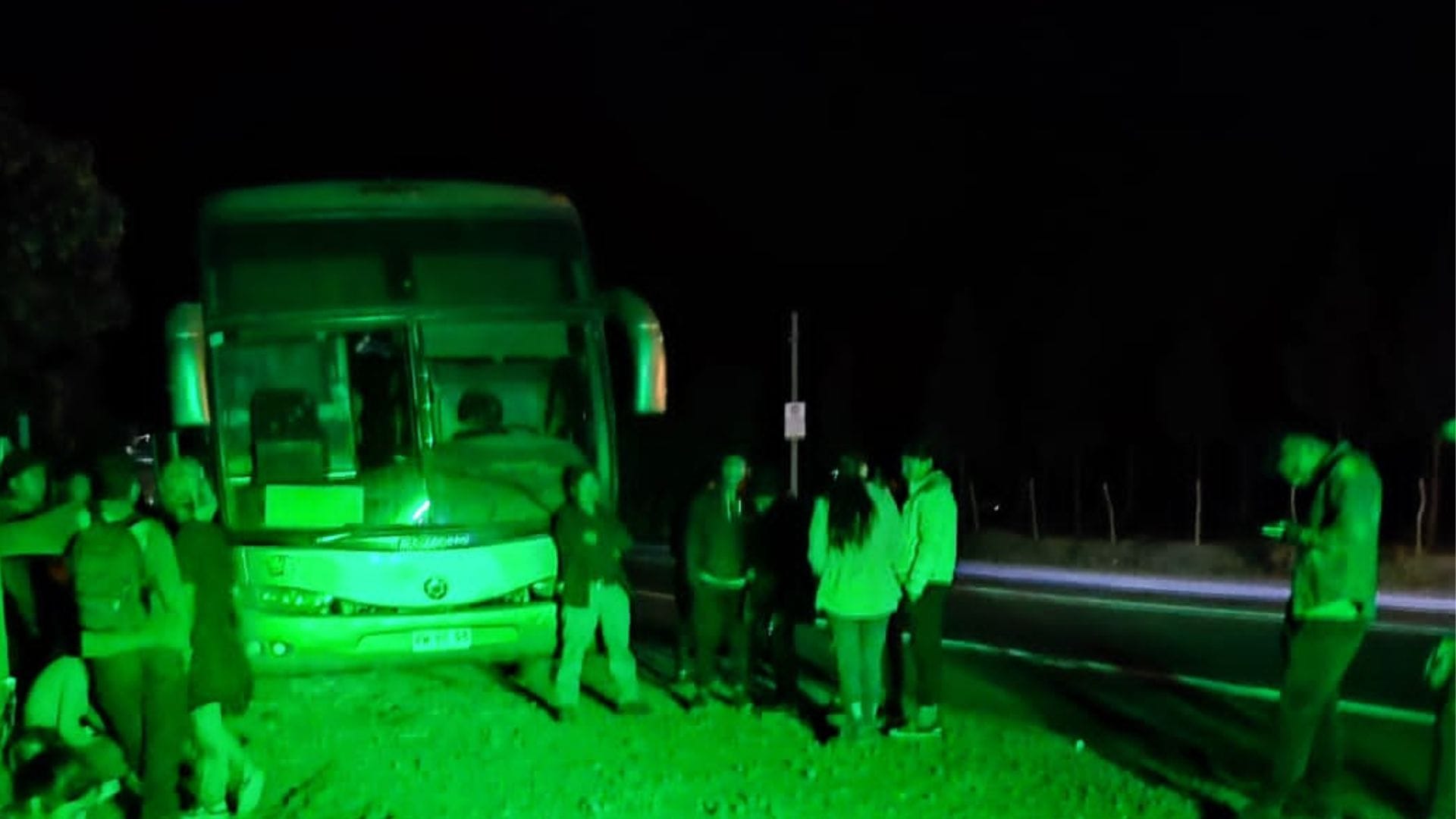 Descubren bus que transportaba a 26 bolivianos indocumentados en la Región del Biobío