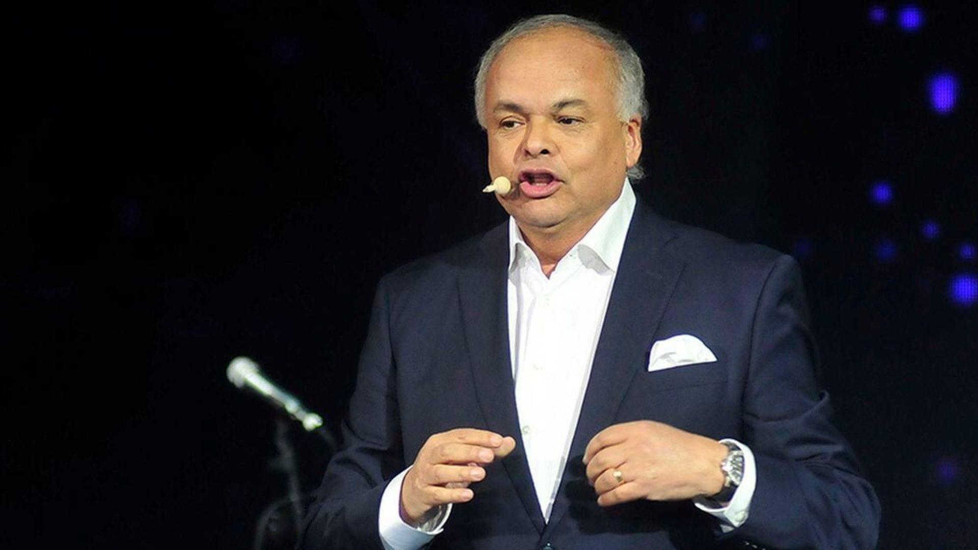 “Yo no hago stand-up, yo hago humor clásico”: Álvaro Salas ante el resurgimiento del chiste corto y su próximo paso por Concepción