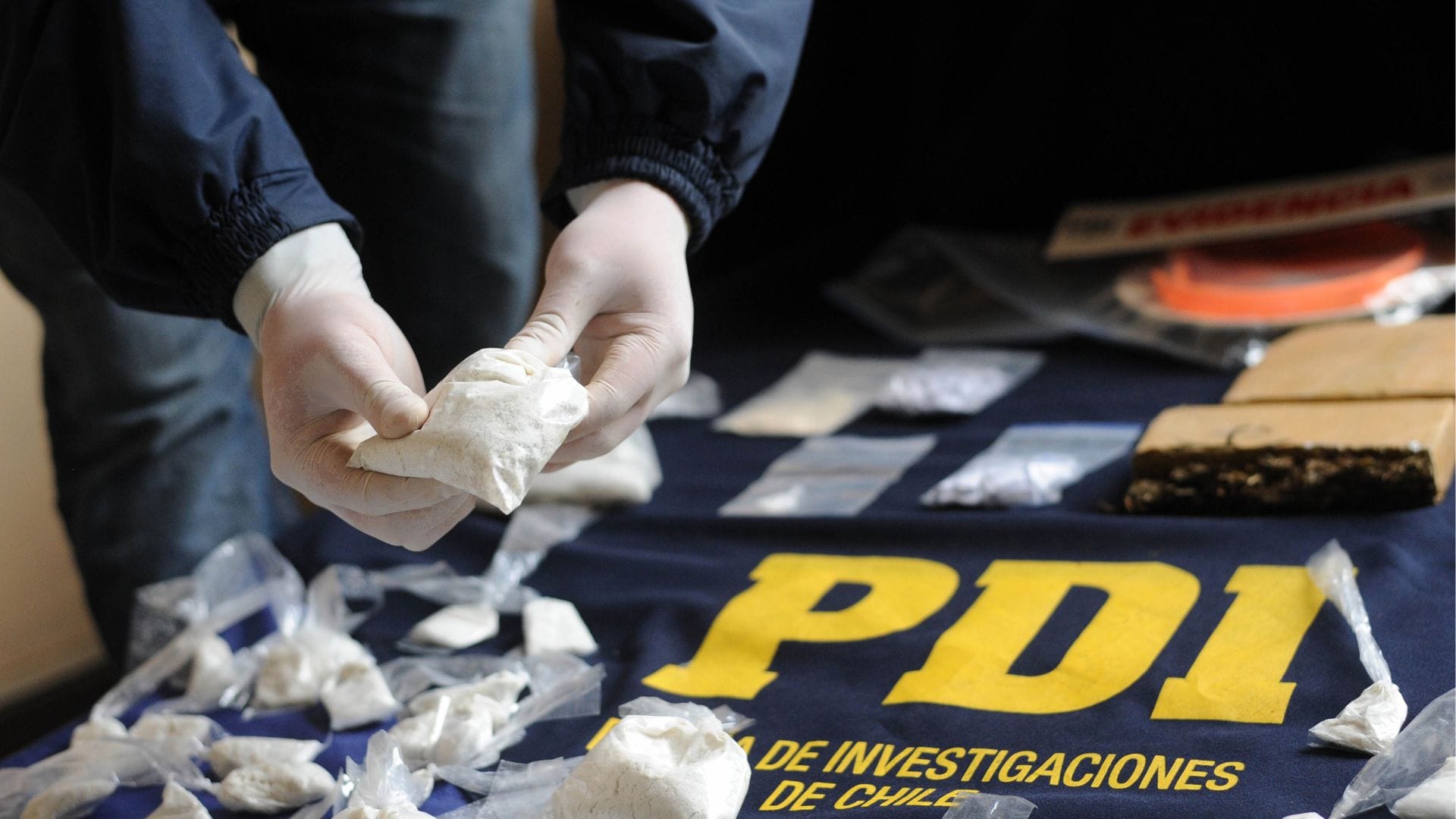 PDI desarticula banda de microtráfico que operaba en domicilios blindados en Los Ángeles