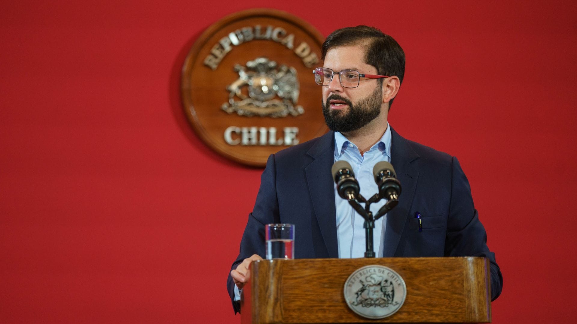“A los viles delincuentes que cometan estos delitos los vamos a atrapar”: Presidente Boric tras crimen de carabinero en Quinta Normal