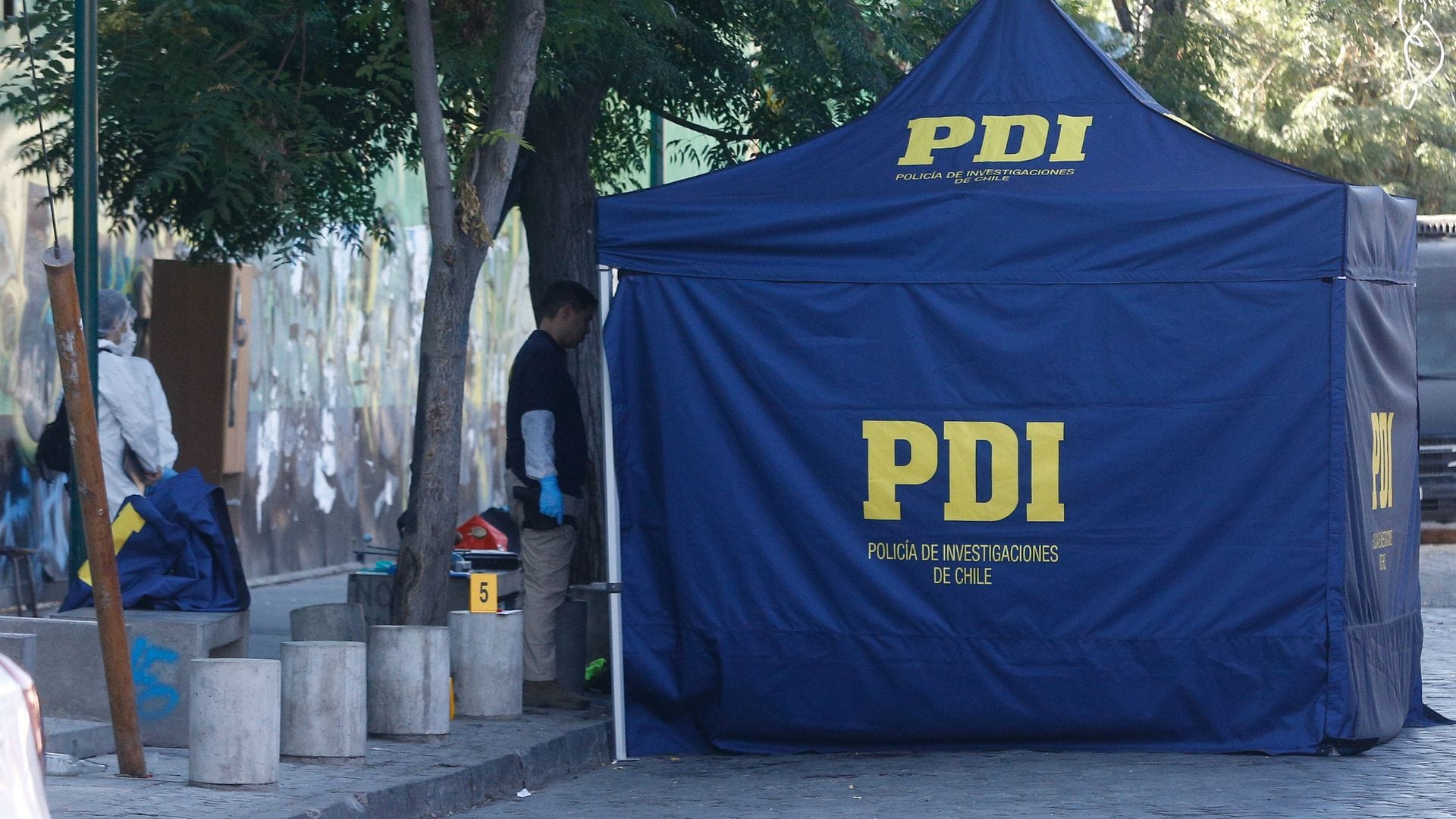 Compartía con amigos cuando fue atacada: Joven mujer fallece tras recibir un disparo en plena vía pública de Independencia