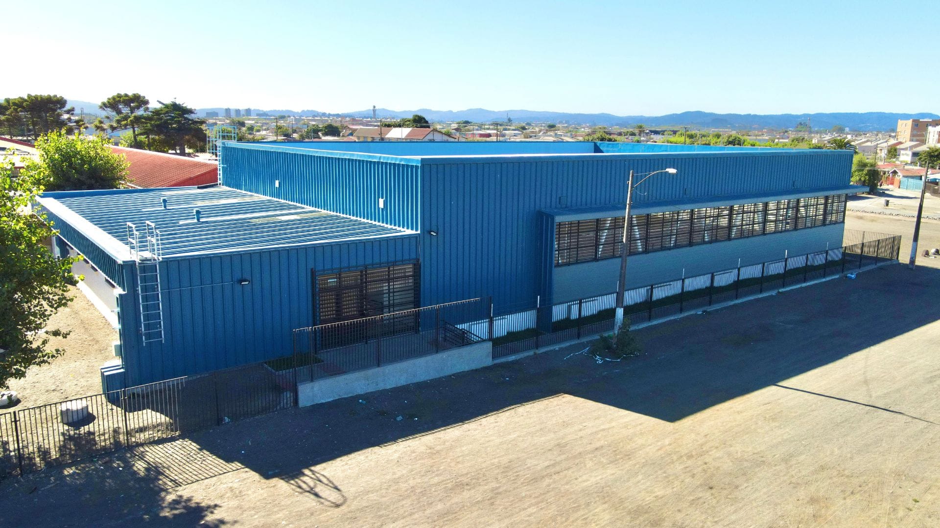 Enap entrega completo gimnasio “de primer nivel” a escuela y comunidad de Hualpén