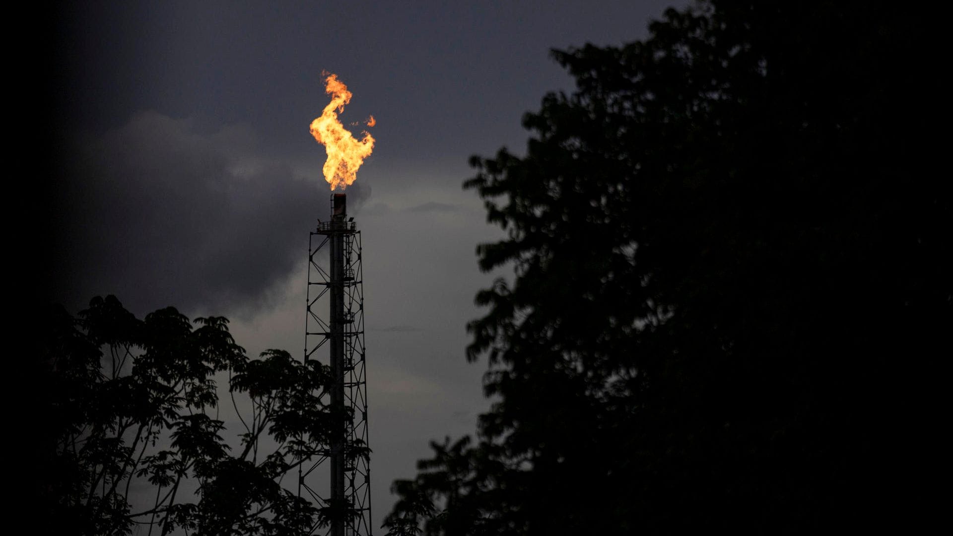 Brasil aumenta su producción de gas y petróleo y señala al carbón como “el enemigo real”