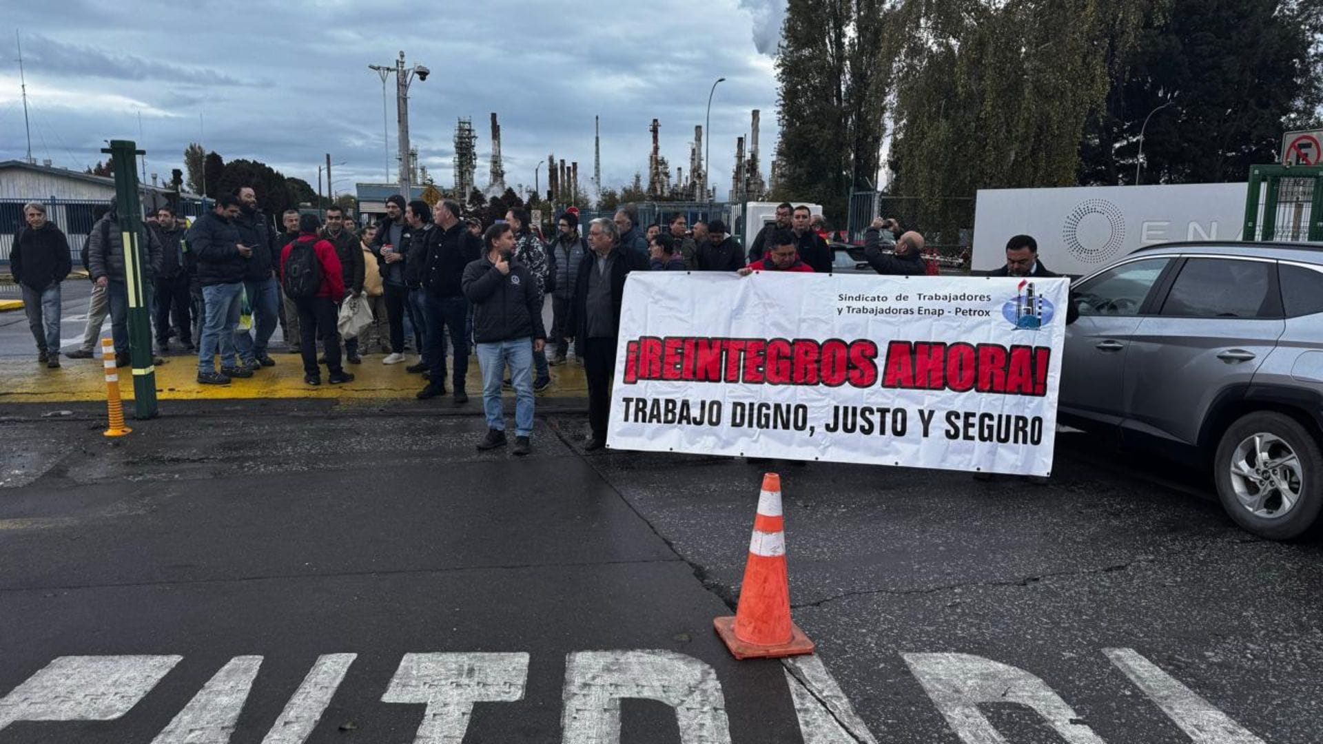 Trabajadores de Enap en alerta por despidos en todas las plantas: Presidenta de sindicato Biobío afirma que son despidos masivos