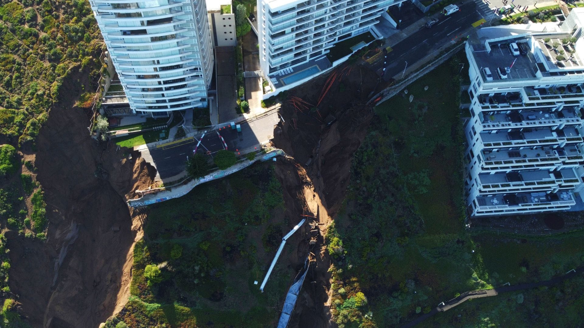 Residentes de un edificio afectado por los socavones de Viña del Mar podrán volver a sus departamentos