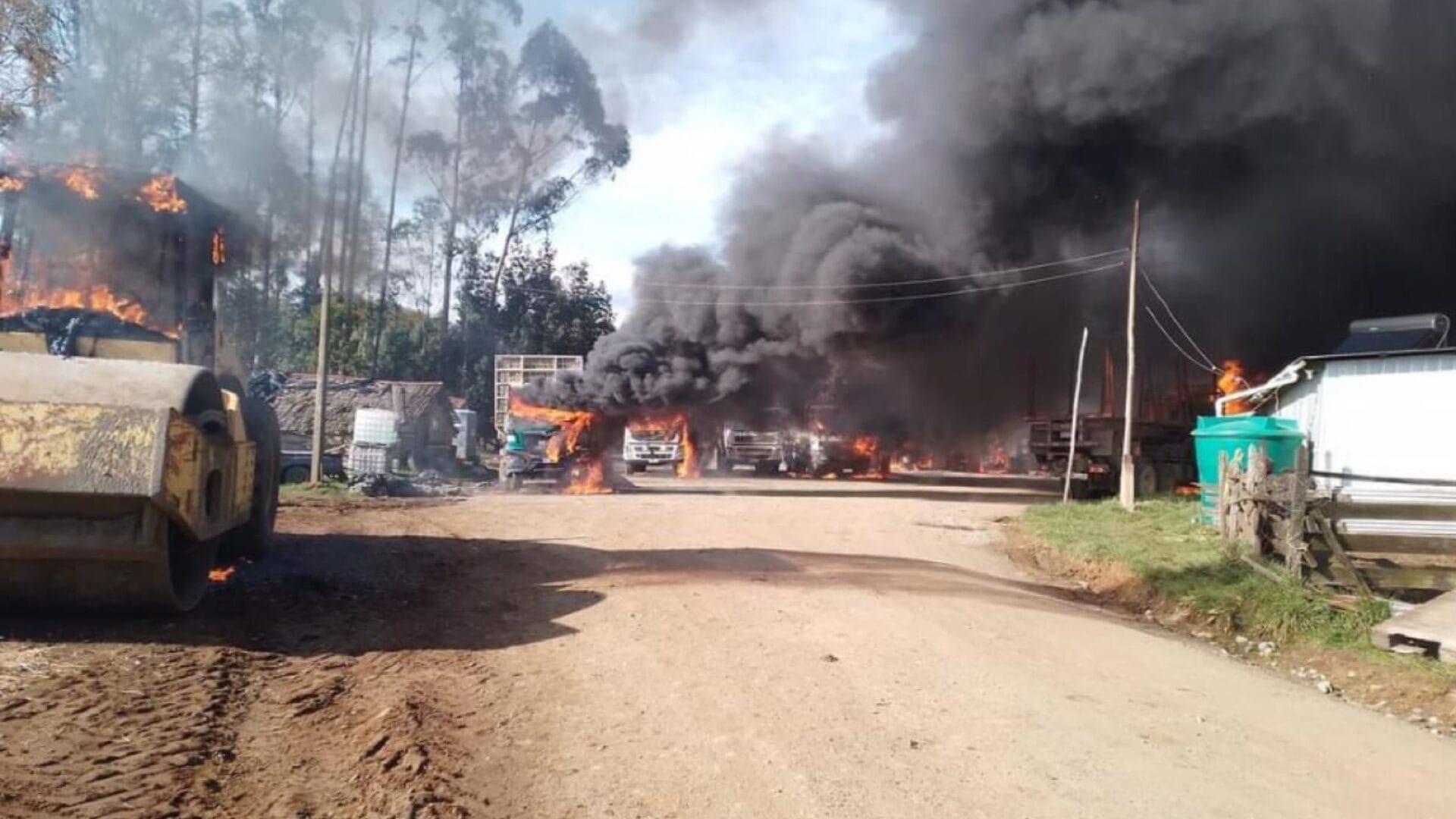 Ataque incendiario afectó a camiones y maquinaria en Río Negro