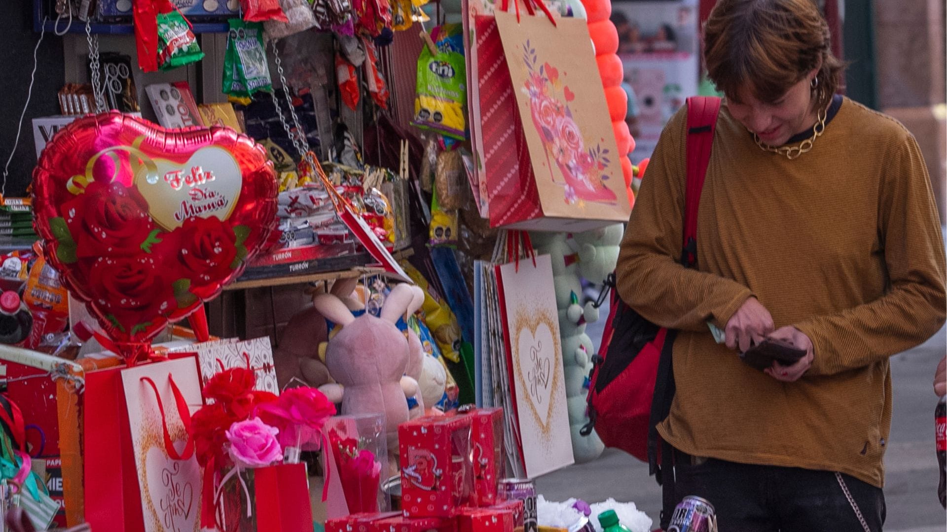 Estudio revela cuál es el regalo más deseado por mamás chilenas en Día de la Madre: Pocos hijos aciertan