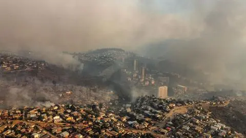 “Muchas vidas se hubiesen salvado”: Ex jefe de Senapred acusó a Conaf de omitir relevante alerta en incendio de Valparaíso
