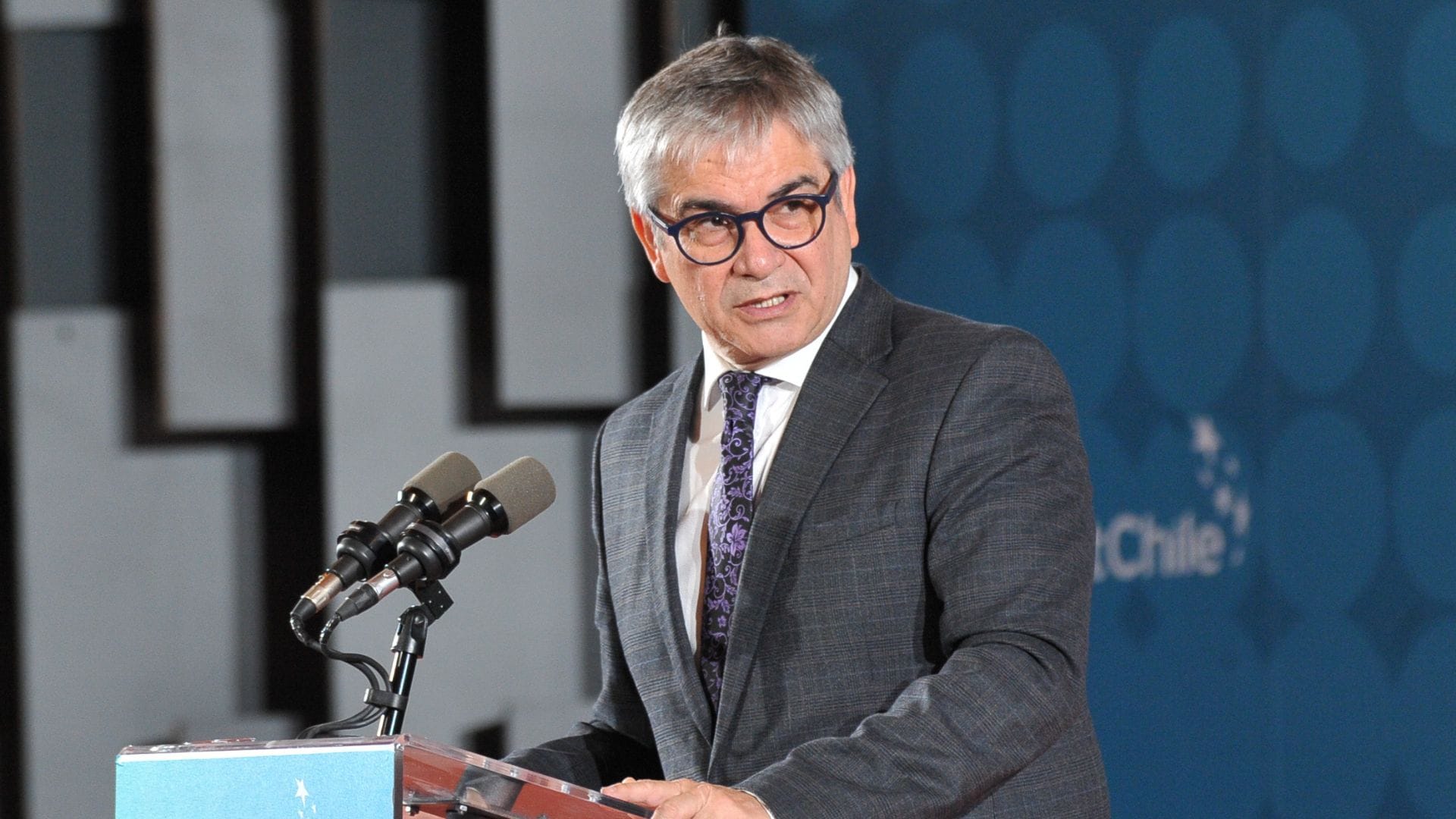 PIB de Chile crece un 2,3% y ministro Marcel recalca que “la economía chilena ha tenido un buen comienzo de año”