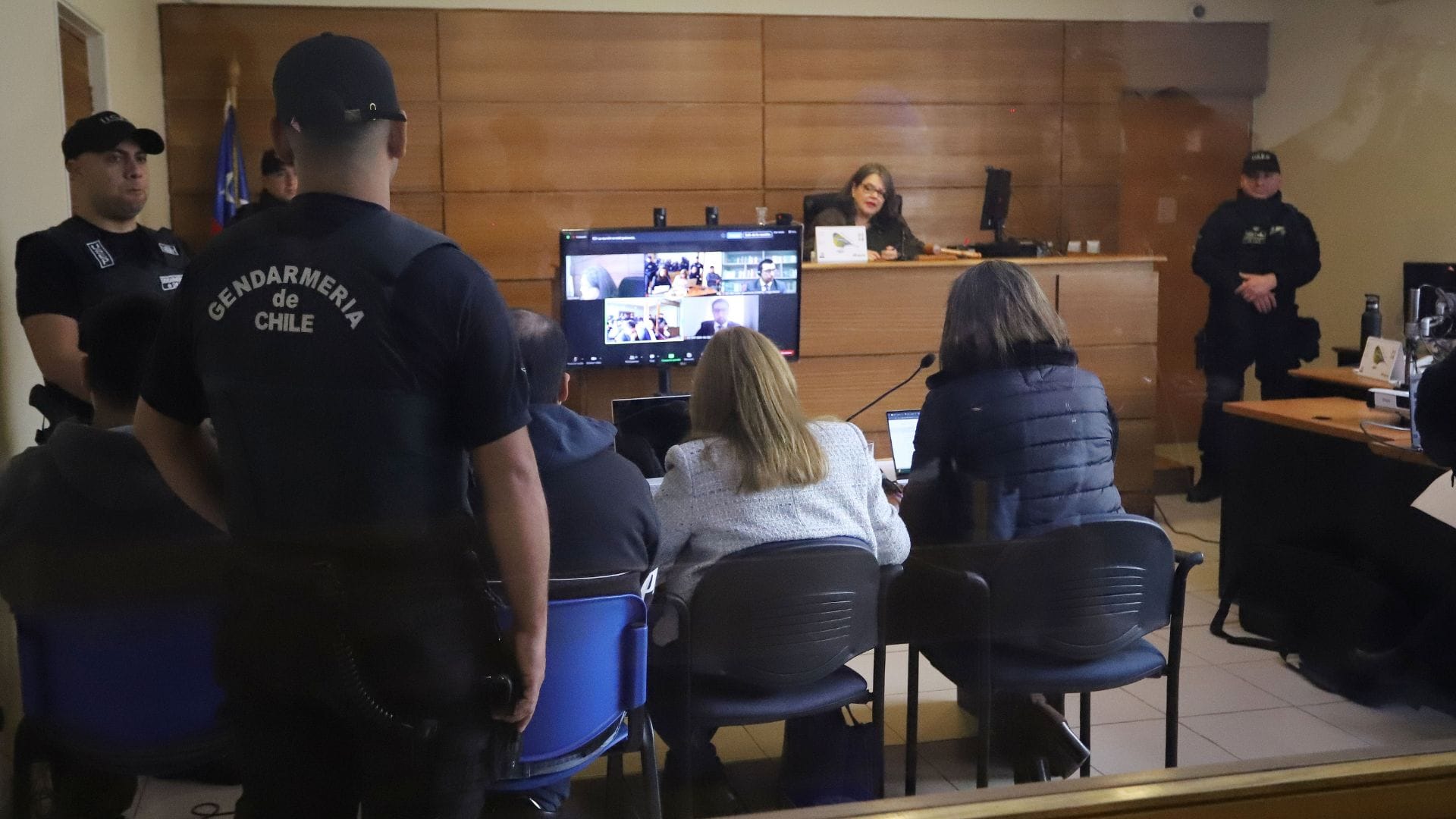 Formalizan a voluntario de Bomberos y funcionario de Conaf por incendios en Valparaíso