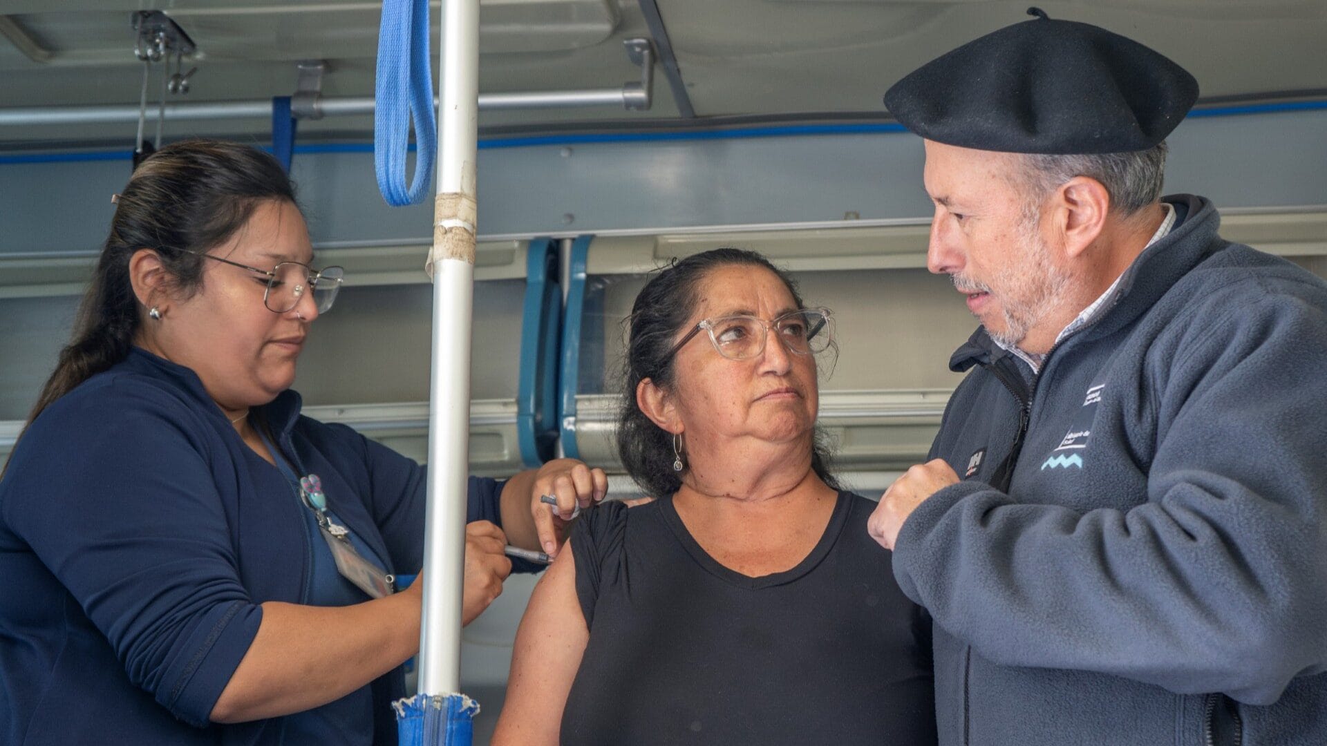 Embarazadas, adultos mayores y niños son el segmento que menos se ha vacunado contra la influenza en el Biobío: Inoculación alcanza 41%