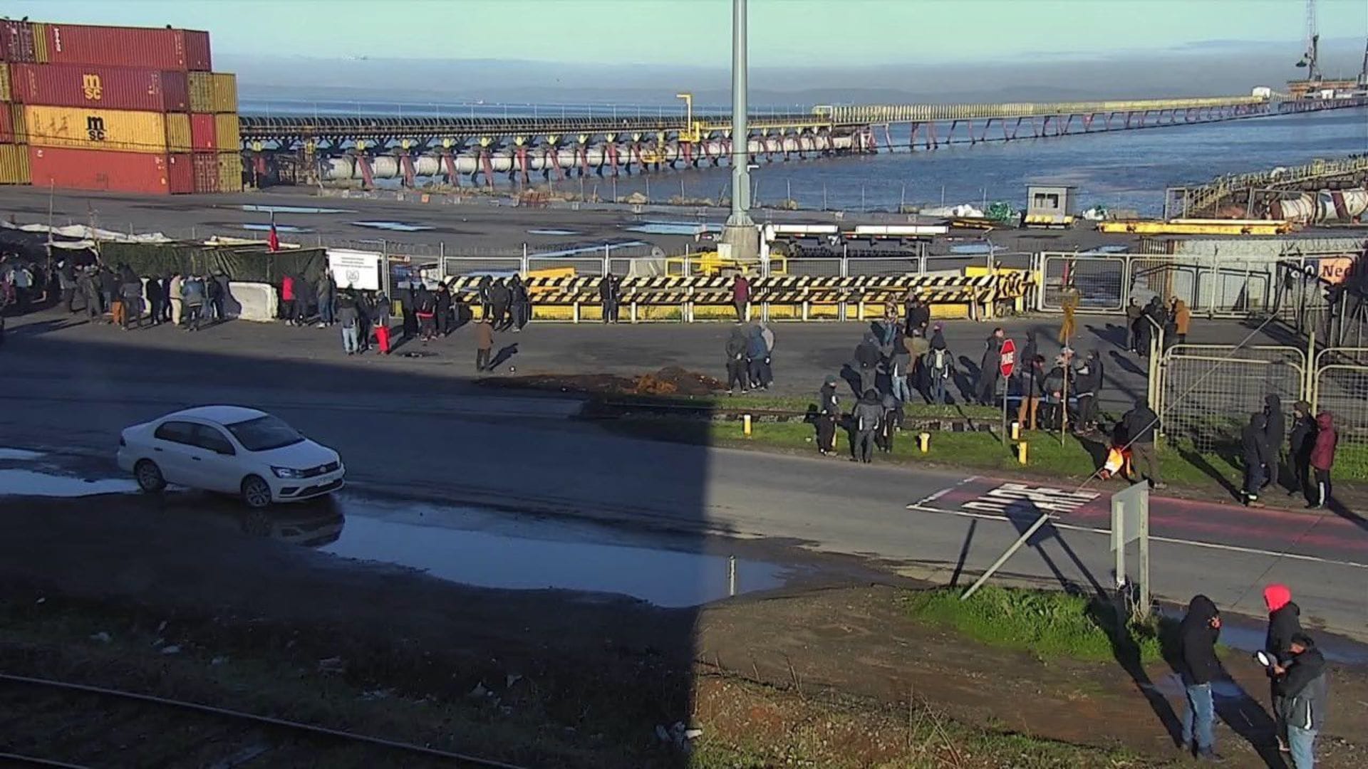 Trabajadores movilizados frustran retorno de funciones al interior de Puerto Coronel