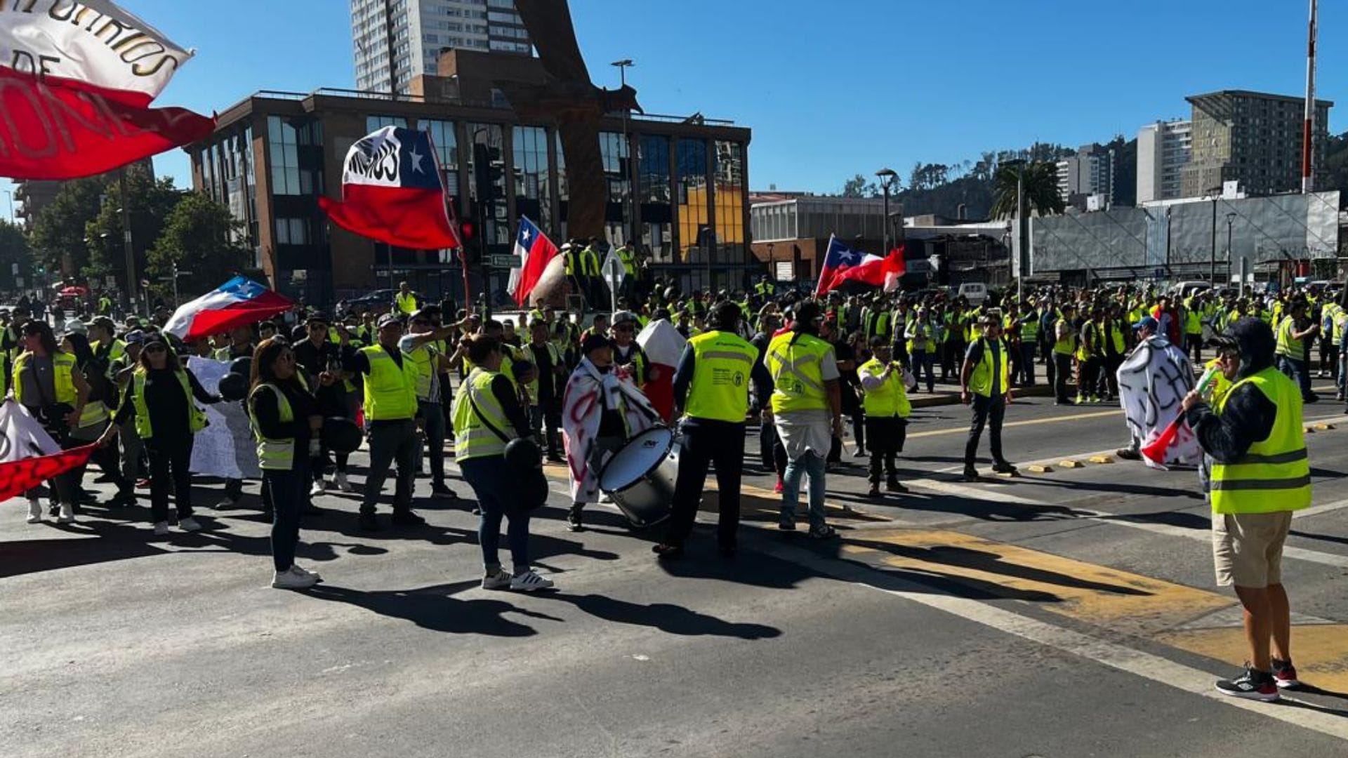 Trabajadores del Puerto Coronel acusan cese de operaciones unilateral y cambios en las condiciones laborales