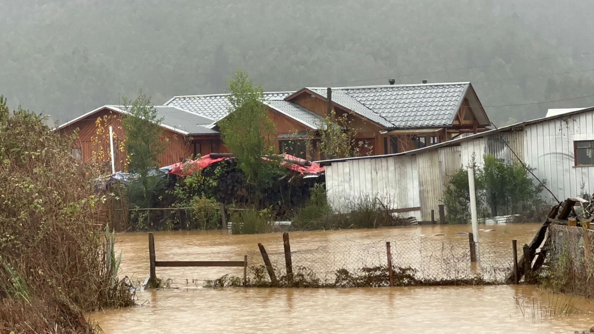 Cerca de 300 personas están aisladas en Alto Biobío por intensas lluvias