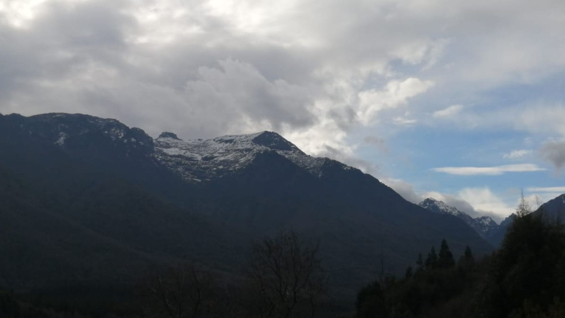 299 personas aisladas en Alto Biobío mientras nieva en Trapa Trapa: Están en contacto telefónico