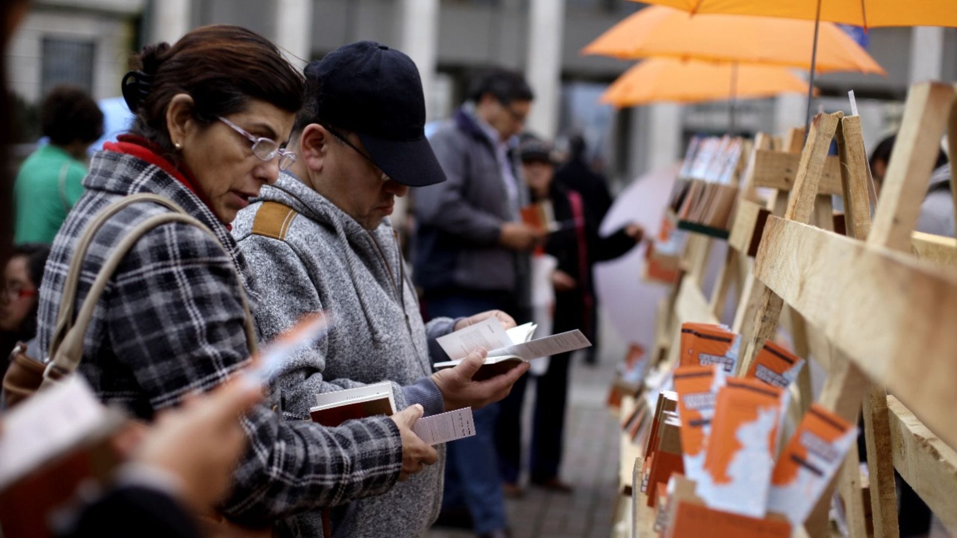 Miles de libros serán regalados en el lanzamiento del concurso “Biobío en 100 Palabras”