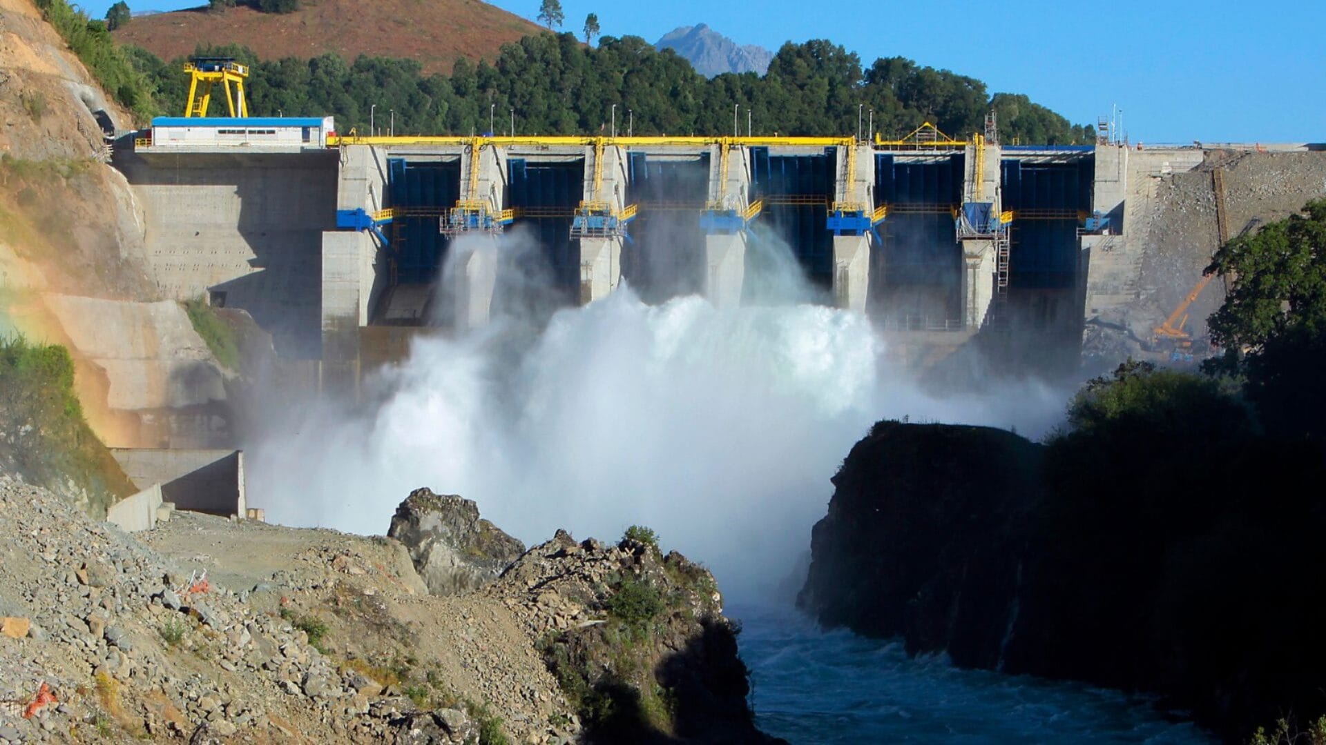 Operación normal: Central de pasada Angostura abre compuertas para permitir normal flujo de aguas en el Río Biobío