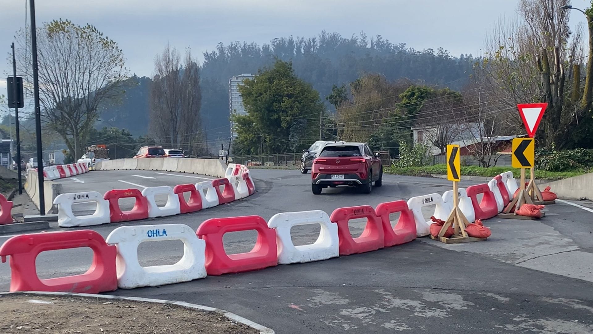 Comienzan desvíos de tránsito en sector de calle Esmeralda por avances en viaducto del puente Chacabuco en Concepción