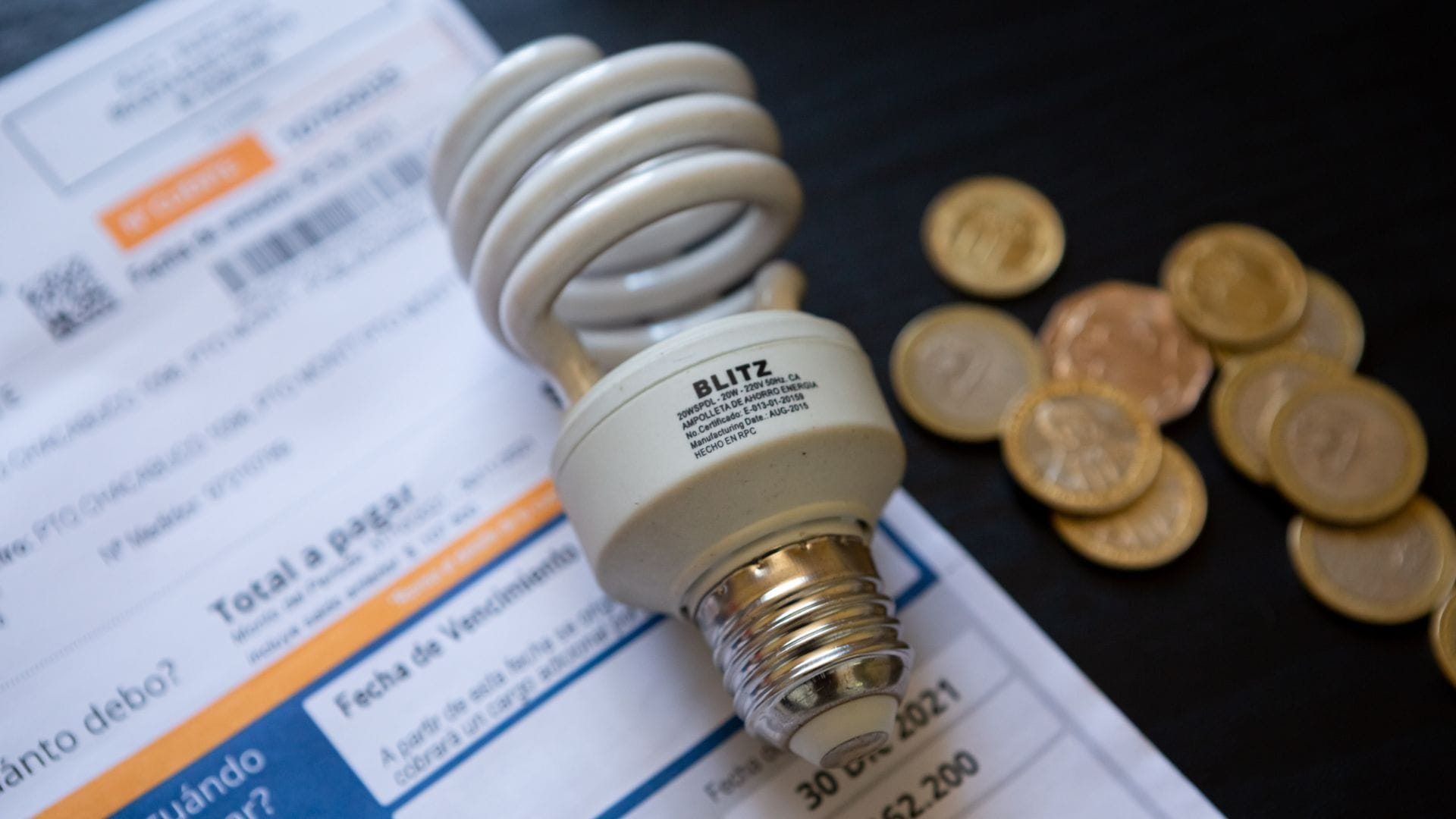 Se viene otra alza de la luz en octubre ¿Cuánto subirán las cuentas de electricidad en Concepción?