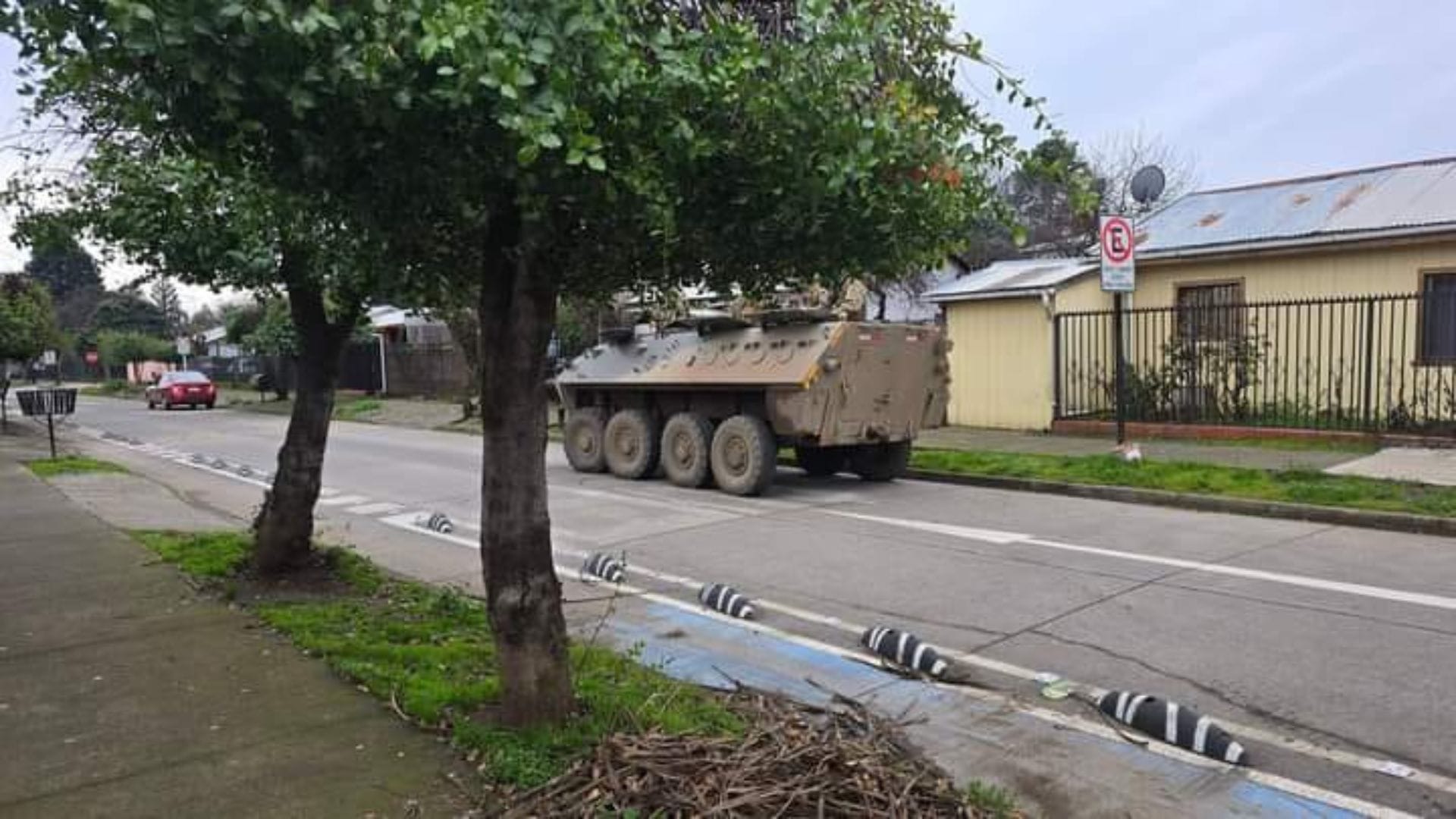 Accidente en Mulchén: Vehículo militar choca con auto durante patrullaje
