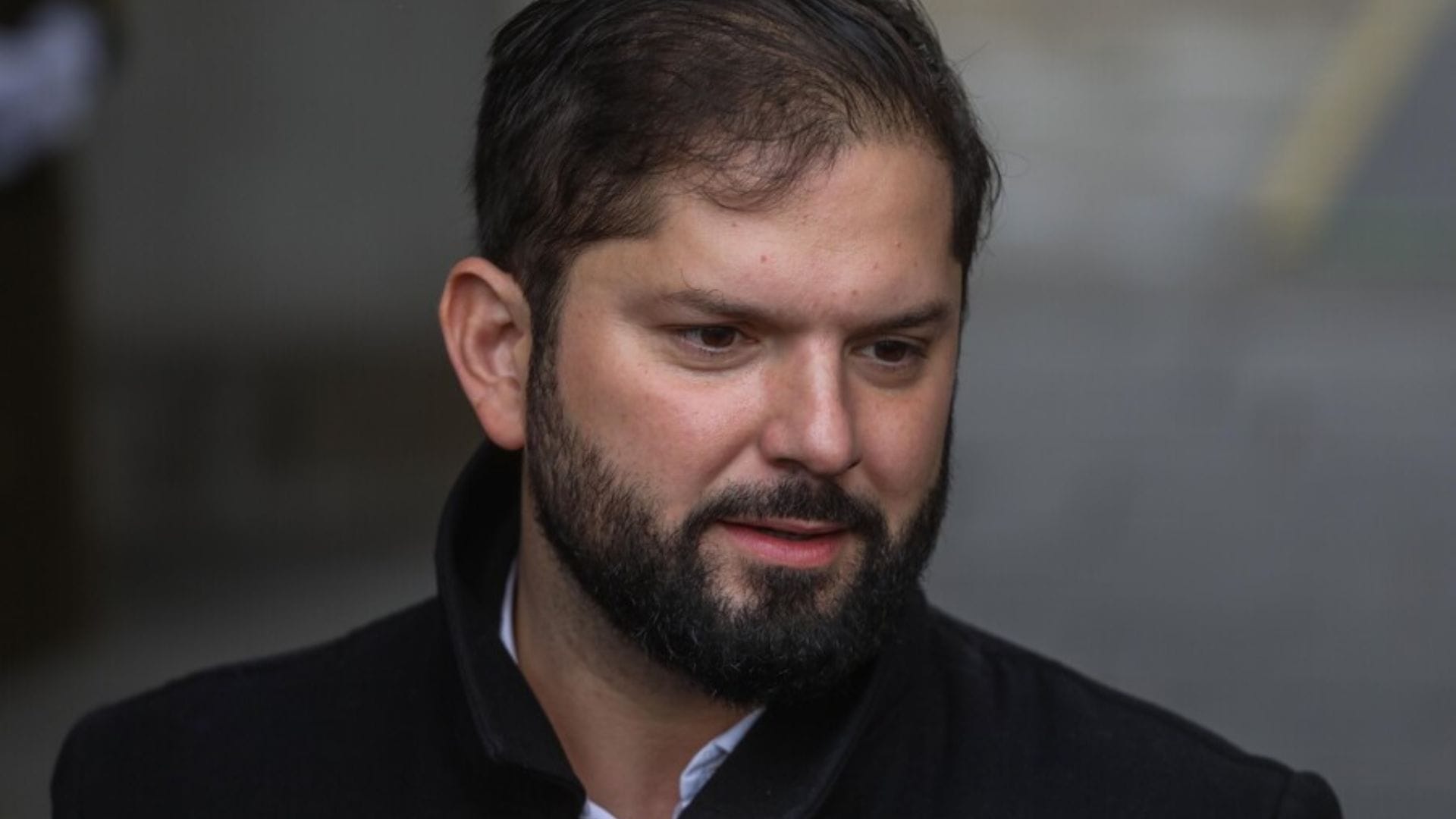 Presidente Gabriel Boric apareció con quien sería su actual polola en foto familiar: Irina Karamanos dejó sentido mensaje