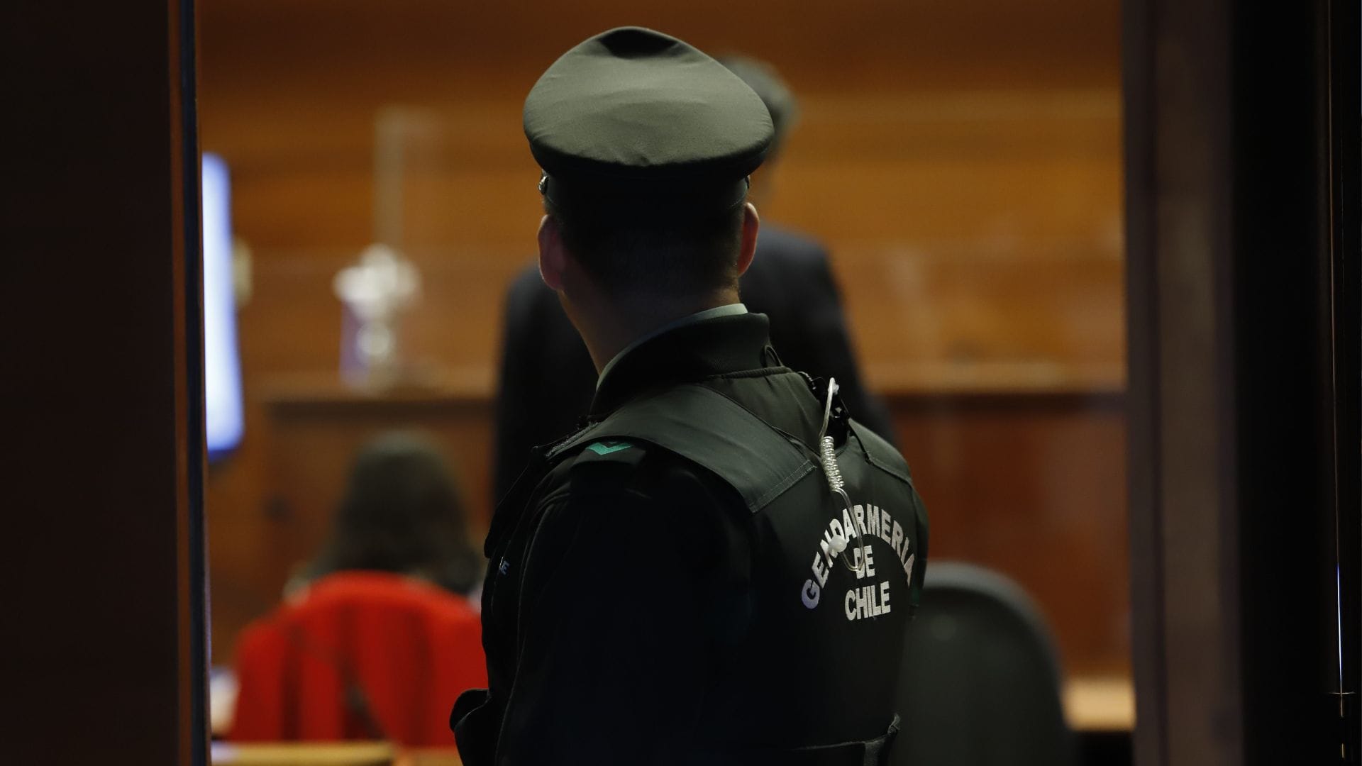 Exgendarme condenado por homicidio de otro funcionario se habría fugado tras conocer veredicto