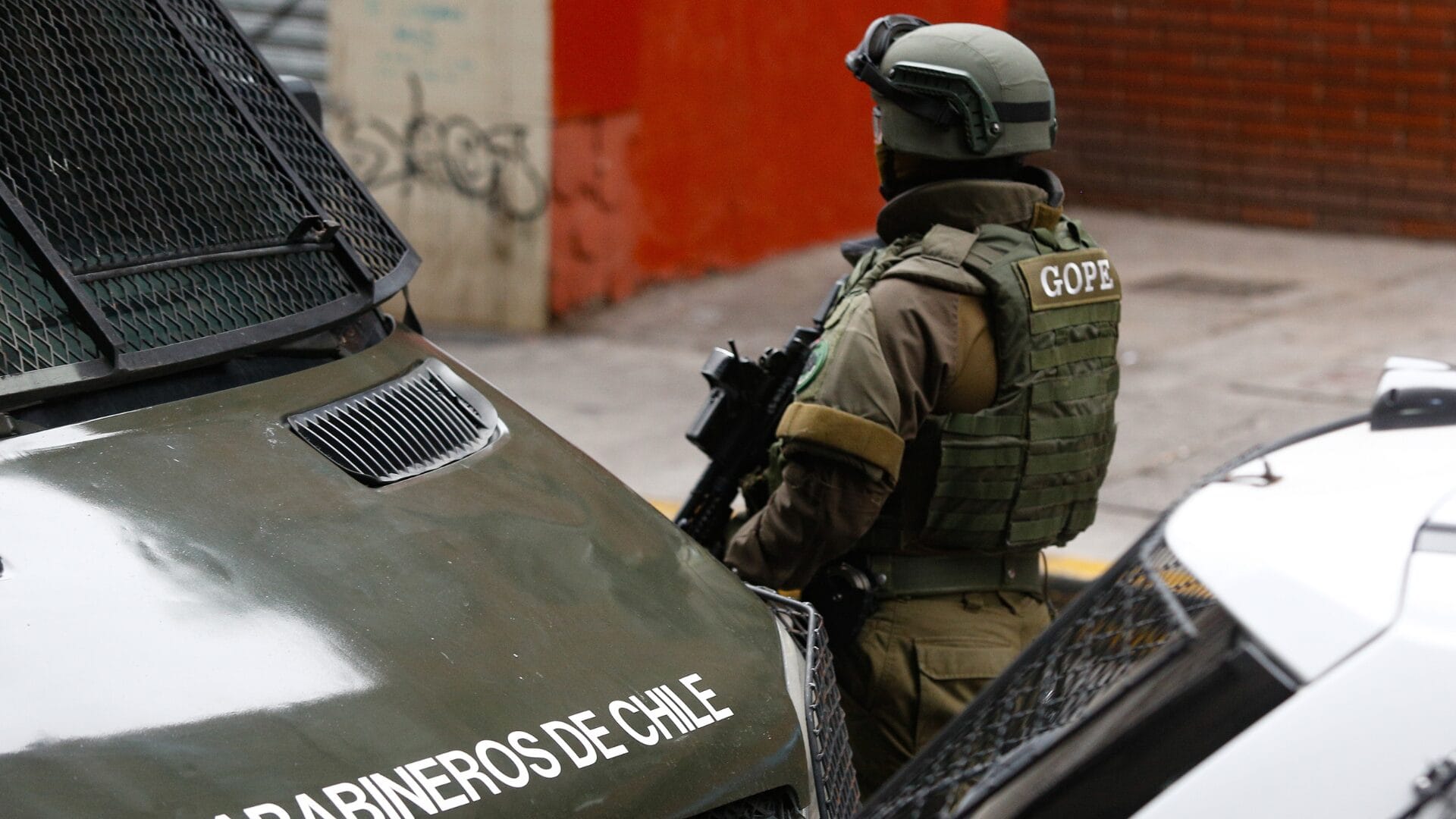 Hallan armamento de guerra en empresa de reciclaje en Maipú