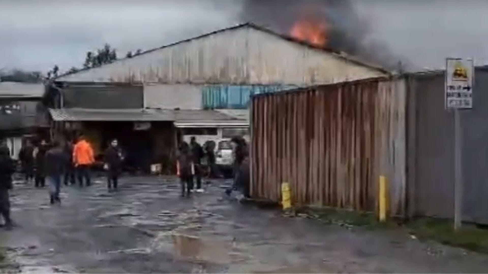 Fallece un funcionario municipal de Coronel en trágico incendio que afectó a bodegas