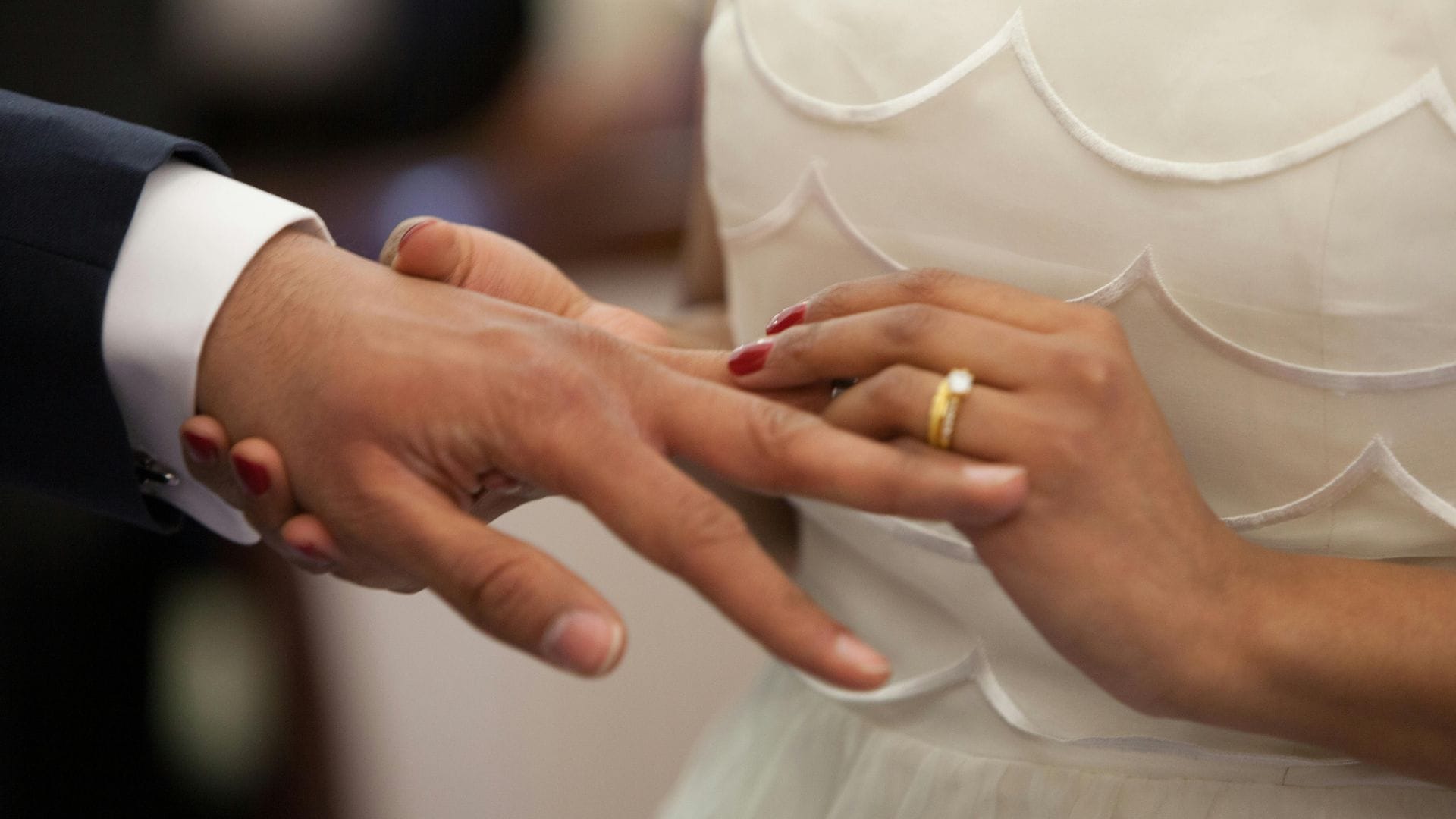 ¿Renació el amor? Suben las cifras de matrimonios y AUC en Chile: Revisa los números en el Biobío