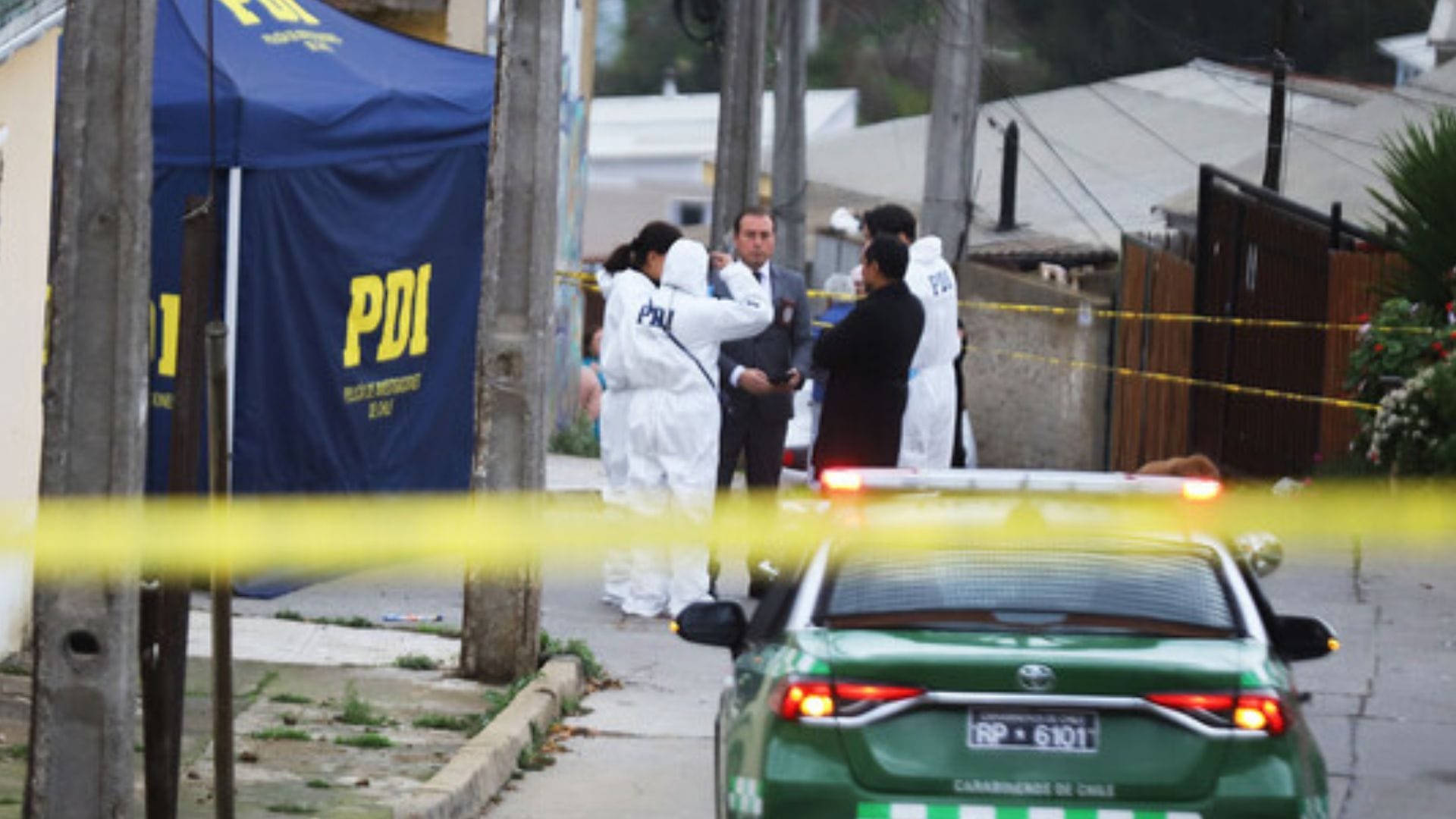 Hallan cuerpo de hombre al interior de edificio abandonado en Valparaíso: Indagan si se trató de homicidio