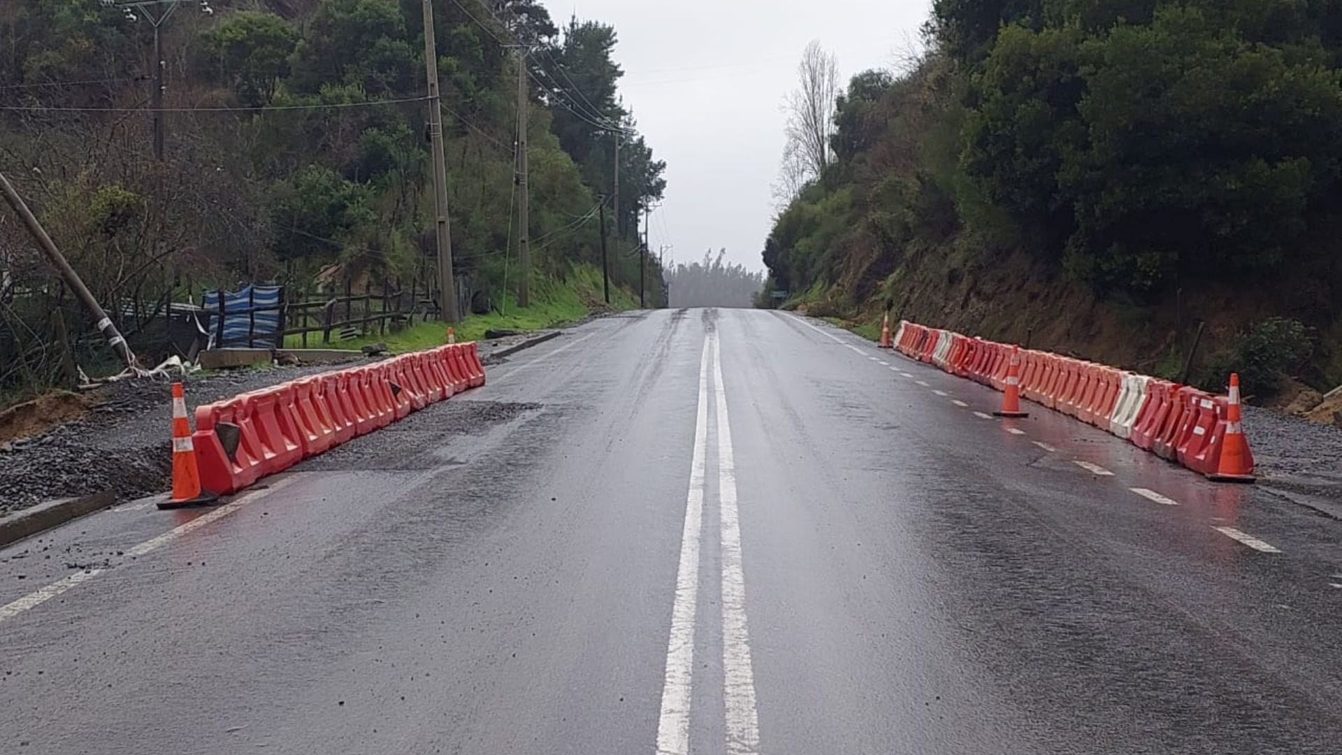 Habilitan nuevo punto de tránsito en Ruta de la Madera tras socavón