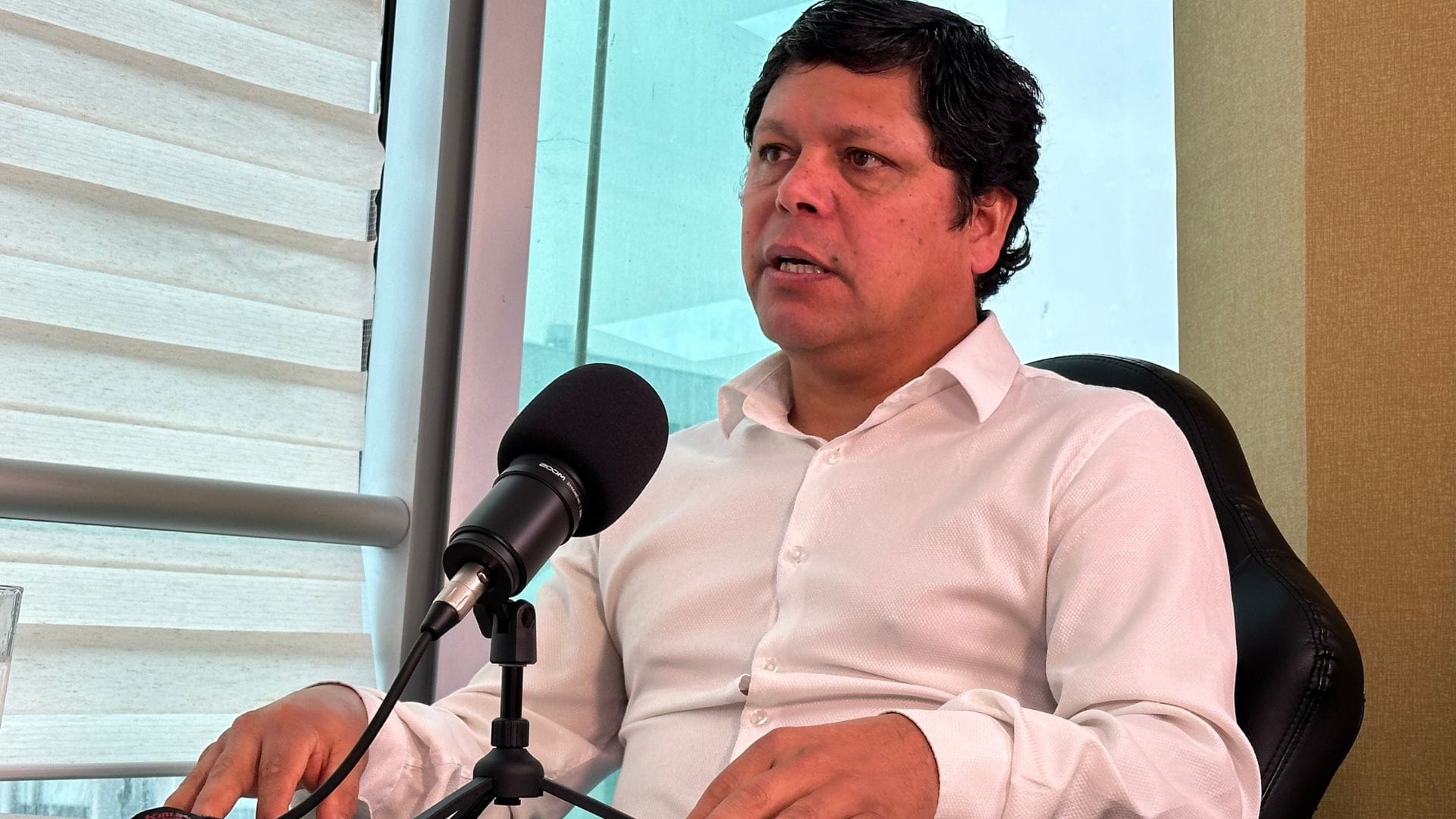 Saúl González, candidato a alcalde: Concepción requiere más que los “artificios” del REC y el Rally