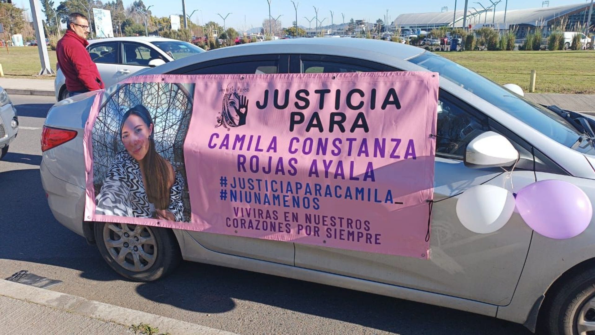 Familia recibió con caravana el cuerpo Camila Rojas, la joven penquista asesinada en La Serena