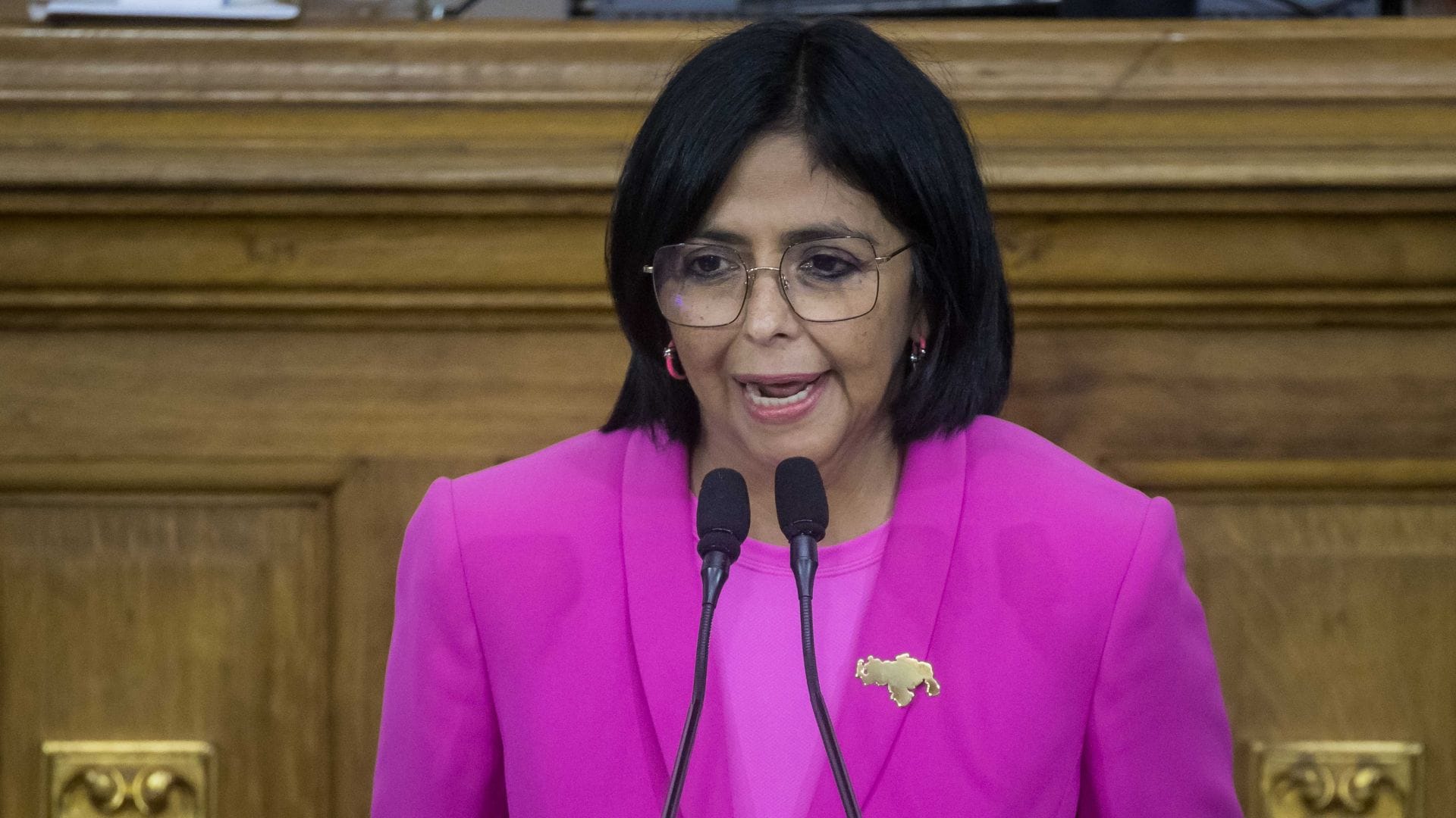 Se encontraba en lugar afectado por huracán Beryl: Vicepresidenta de Venezuela resultó herida tras la caída de árbol