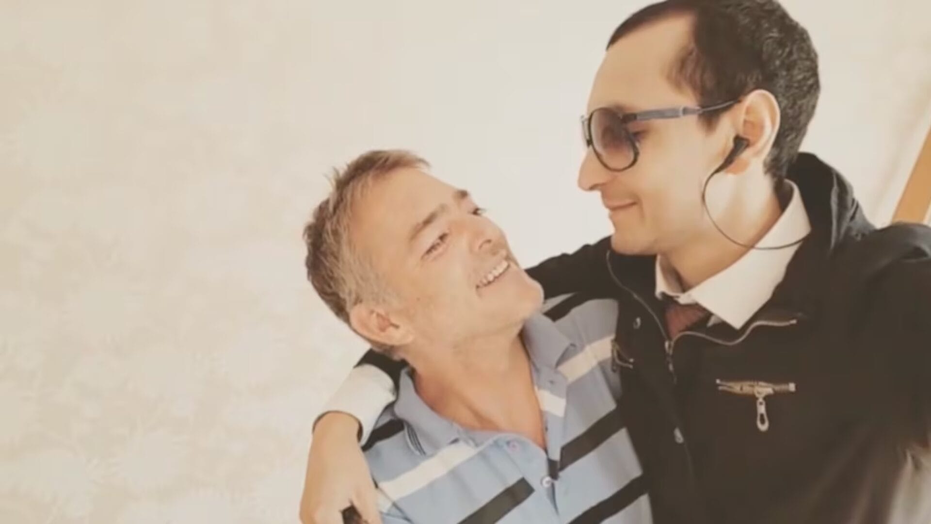 Michael Rowe, expareja del desaparecido influencer Mente Enferma, falleció en Curiñanco