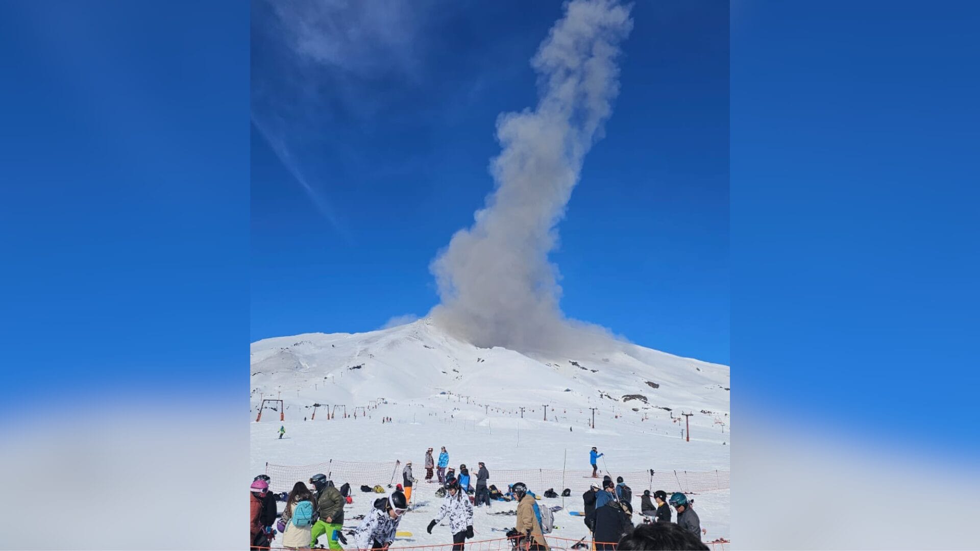 Registran columna de cenizas en Volcán Villarrica: Alcanzó los 320 metros de altura
