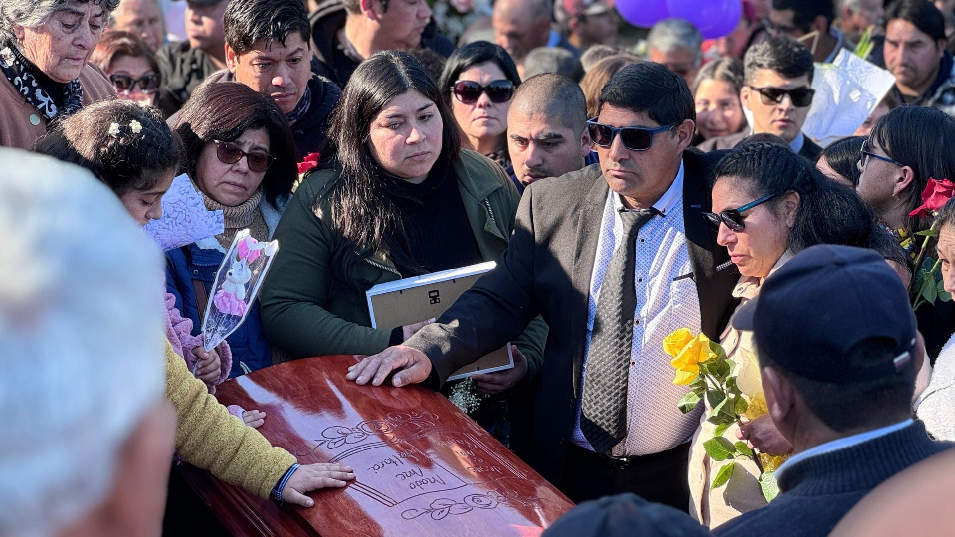 Multitudinario funeral: Familia y amigos se despiden de Daniela Olate