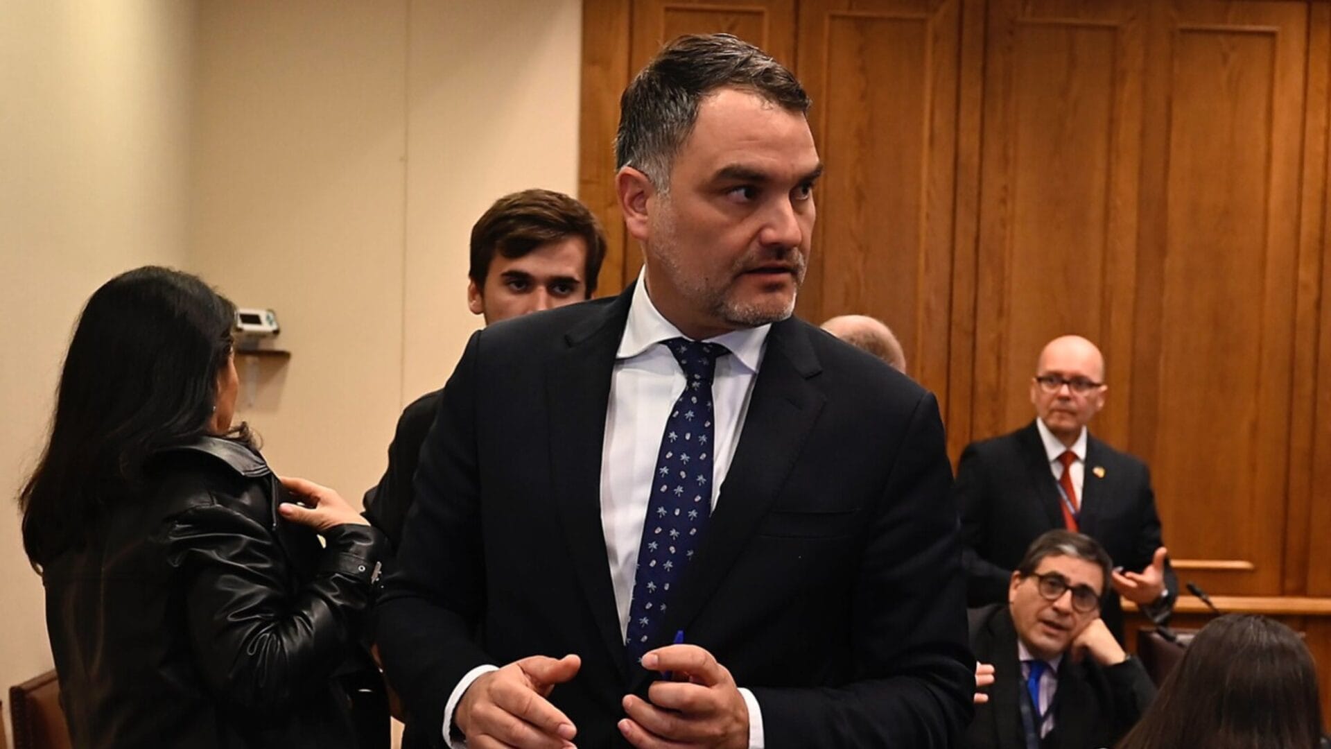 Senador Javier Macaya renuncia a la presidencia de la UDI
