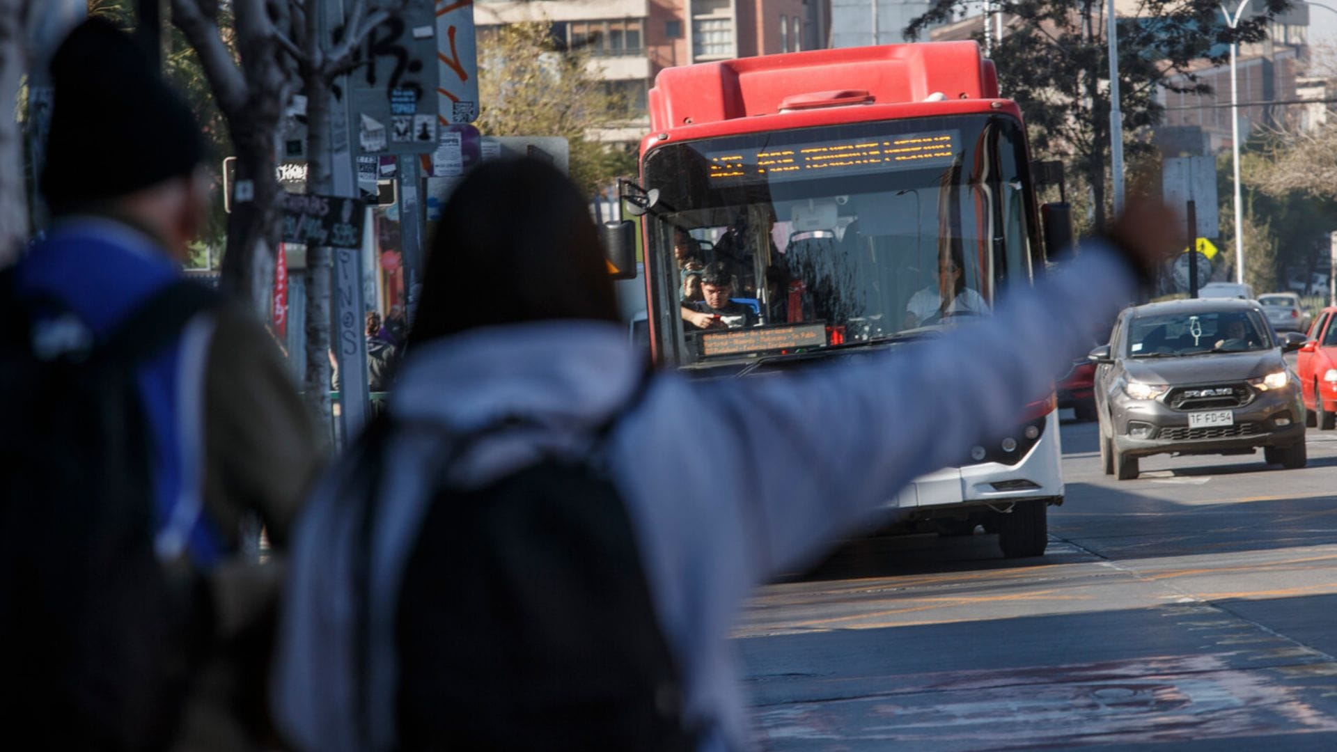 Las ciudades que subieron 10 pesos el valor del pasaje de la locomoción colectiva en Chile