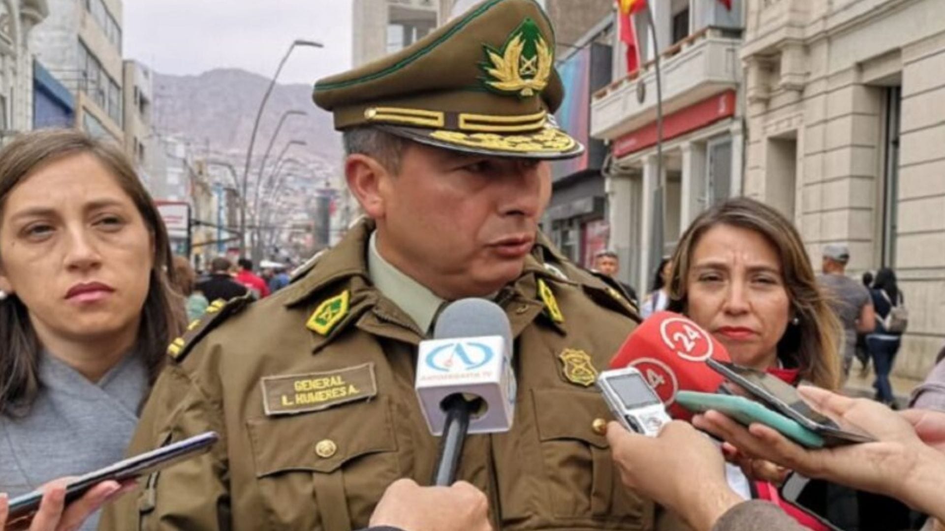 En estado de ebriedad y sin licencia: Exgeneral jefe de la Octava Zona de Carabineros chocó con semáforo en Concepción