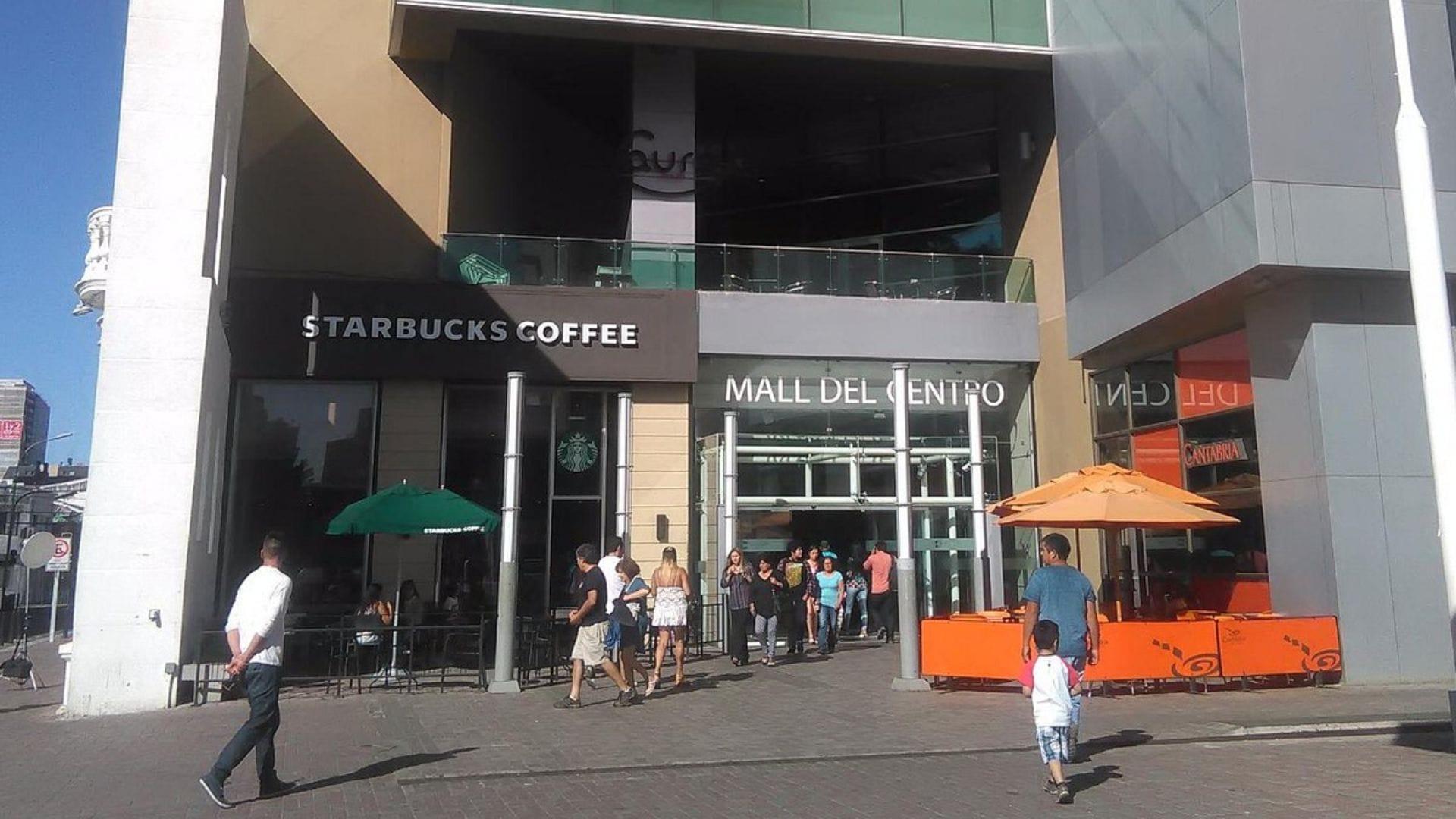 Mall del centro Concepción ofrece panoramas de invierno gratuitos para la comunidad
