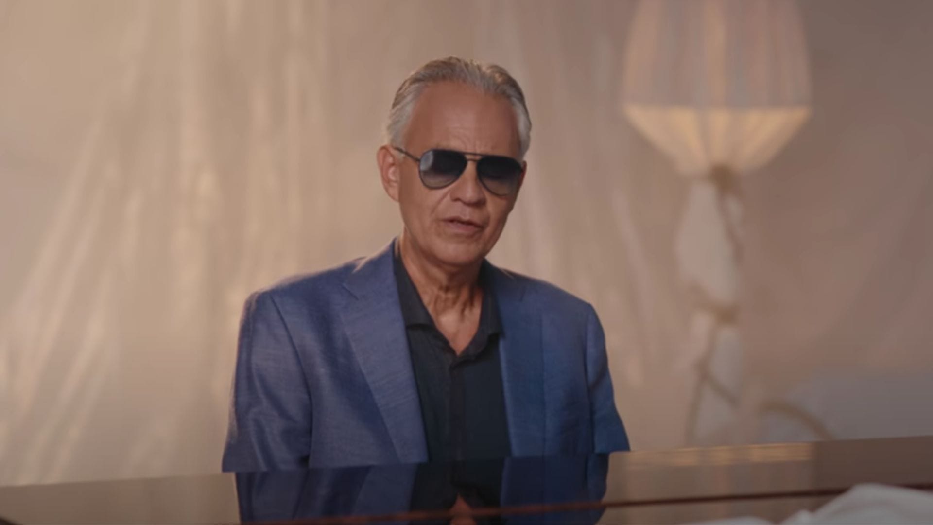 Andrea Bocelli sorprende con nueva versión de “Vivo por ella” junto a popular cantante urbana