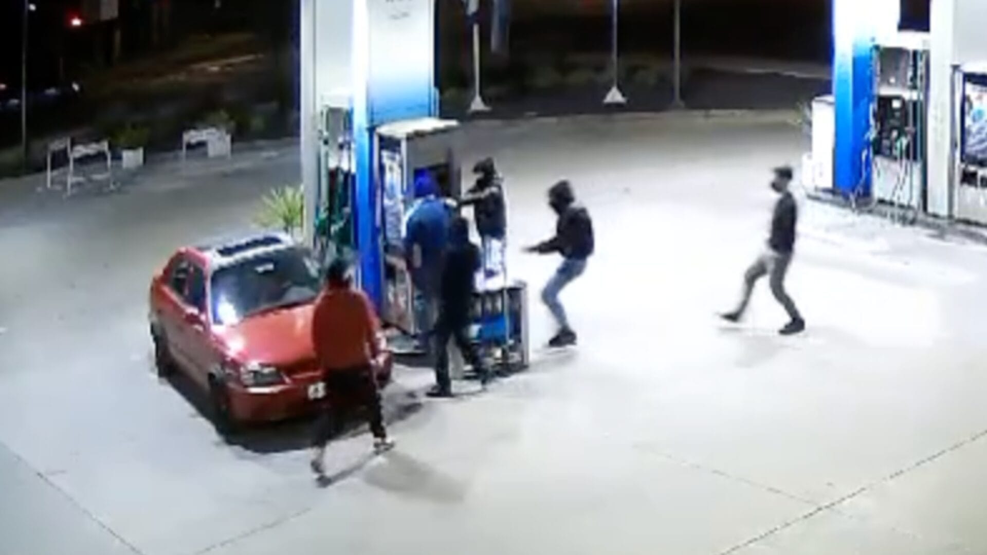 Detienen a banda delictual por robo con violencia en una bencinera de Calera de Tango