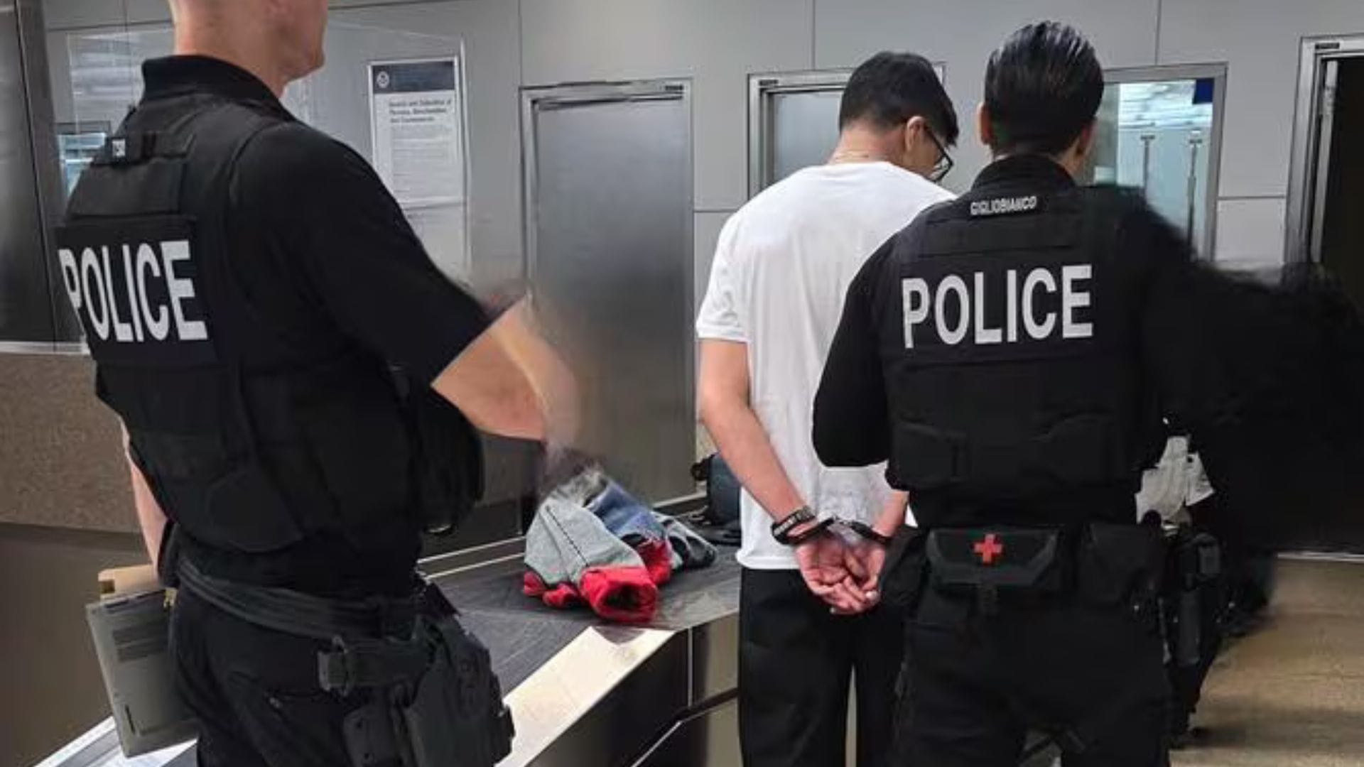 Chileno acosó por meses a una menor en Roblox y viajó a Estados Unidos para encontrarse con ella