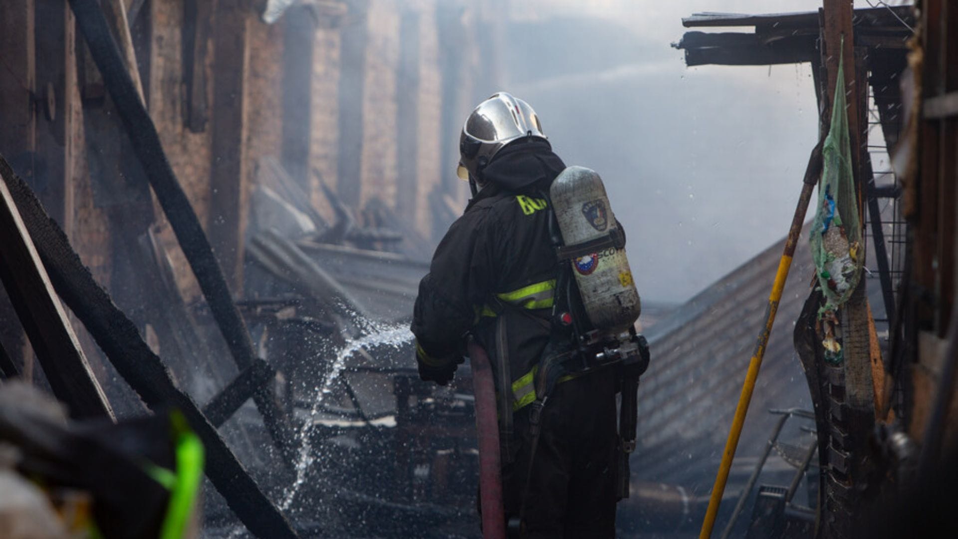 Tragedia en Cañete: Dos adultos mueren en incendio en Tucapel Alto